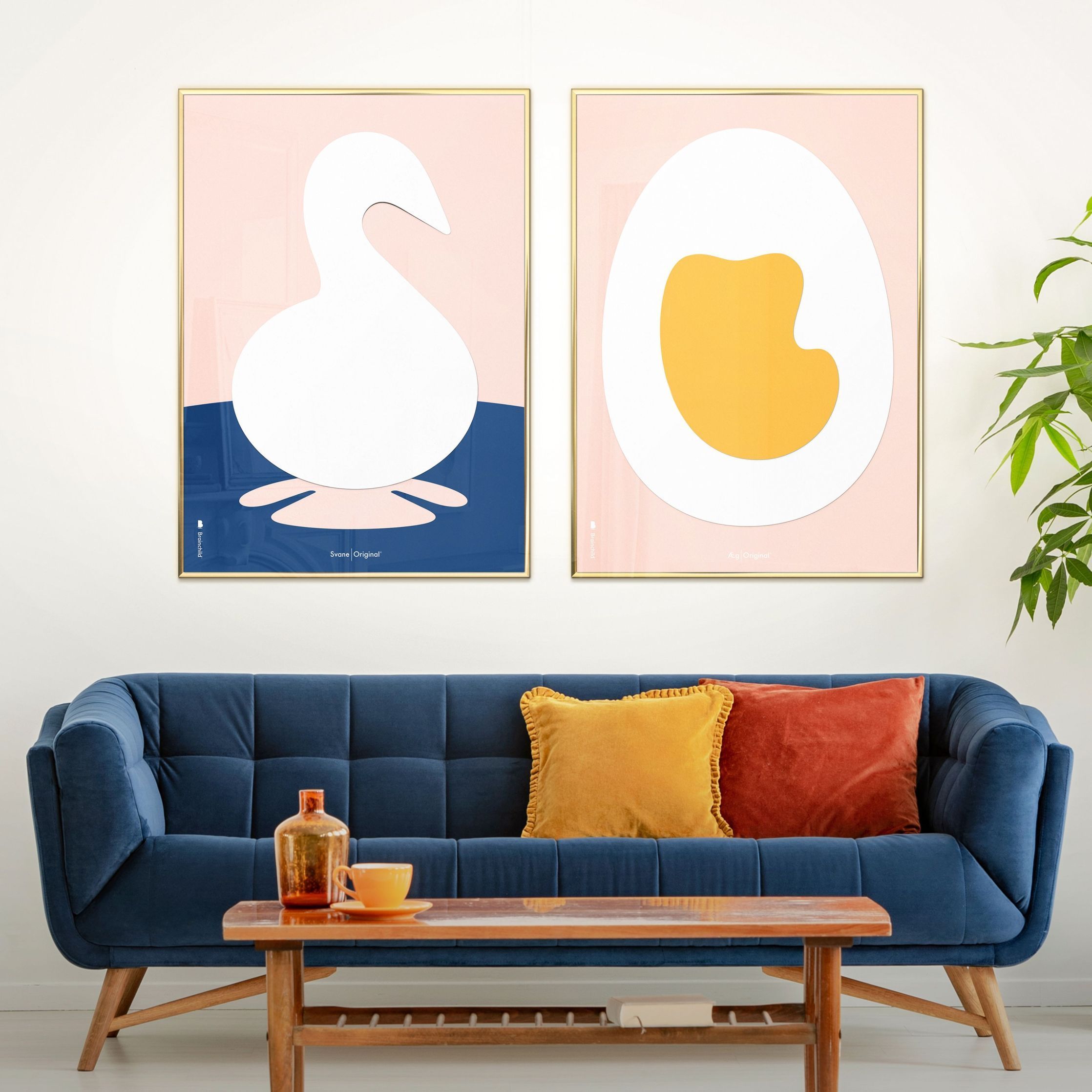 Brainchild Swan Paper Clip plakat, messingfarvet ramme 30 x40 cm, lyserød baggrund