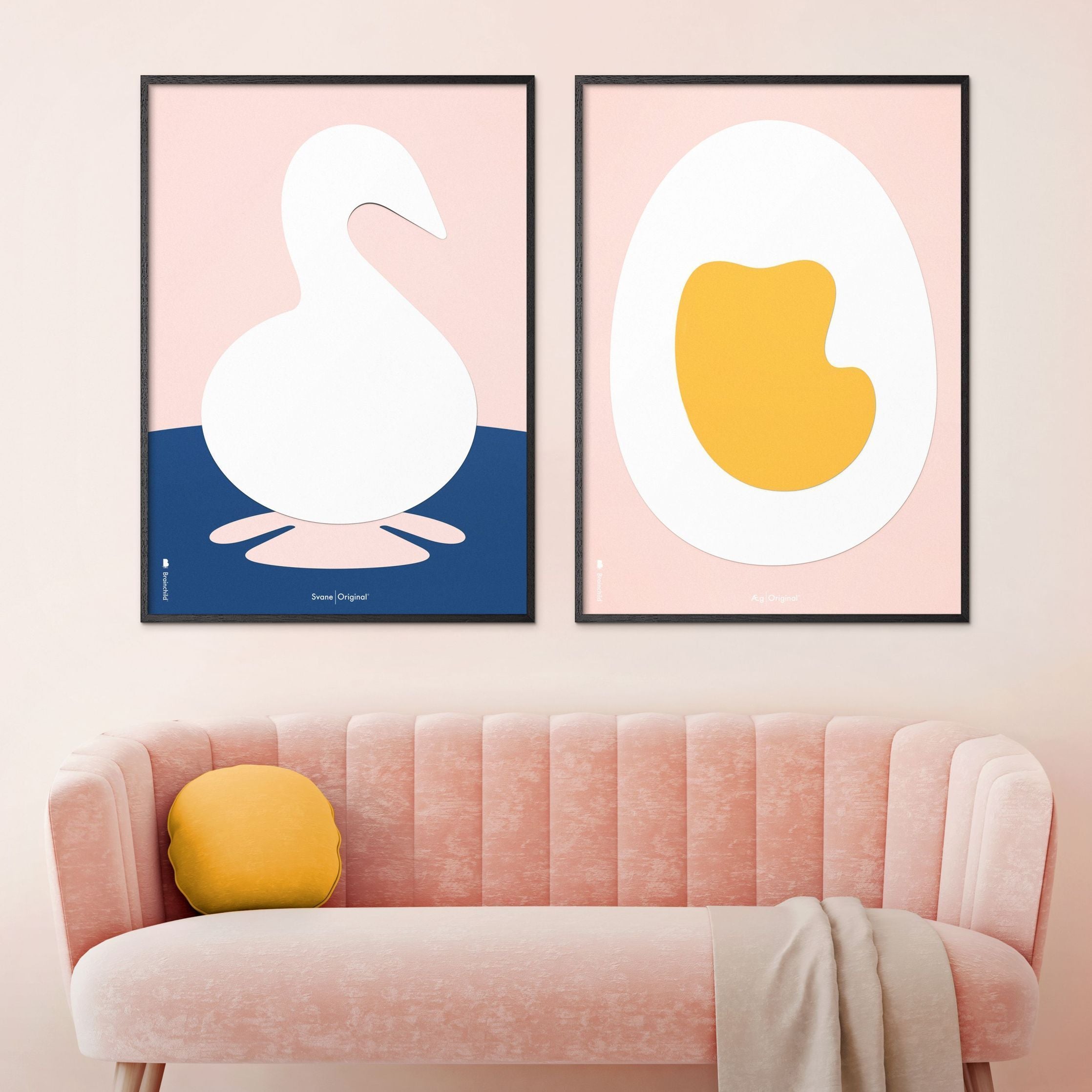 Brainchild Swan Paper Clip plakat, messingfarvet ramme 70 x100 cm, lyserød baggrund