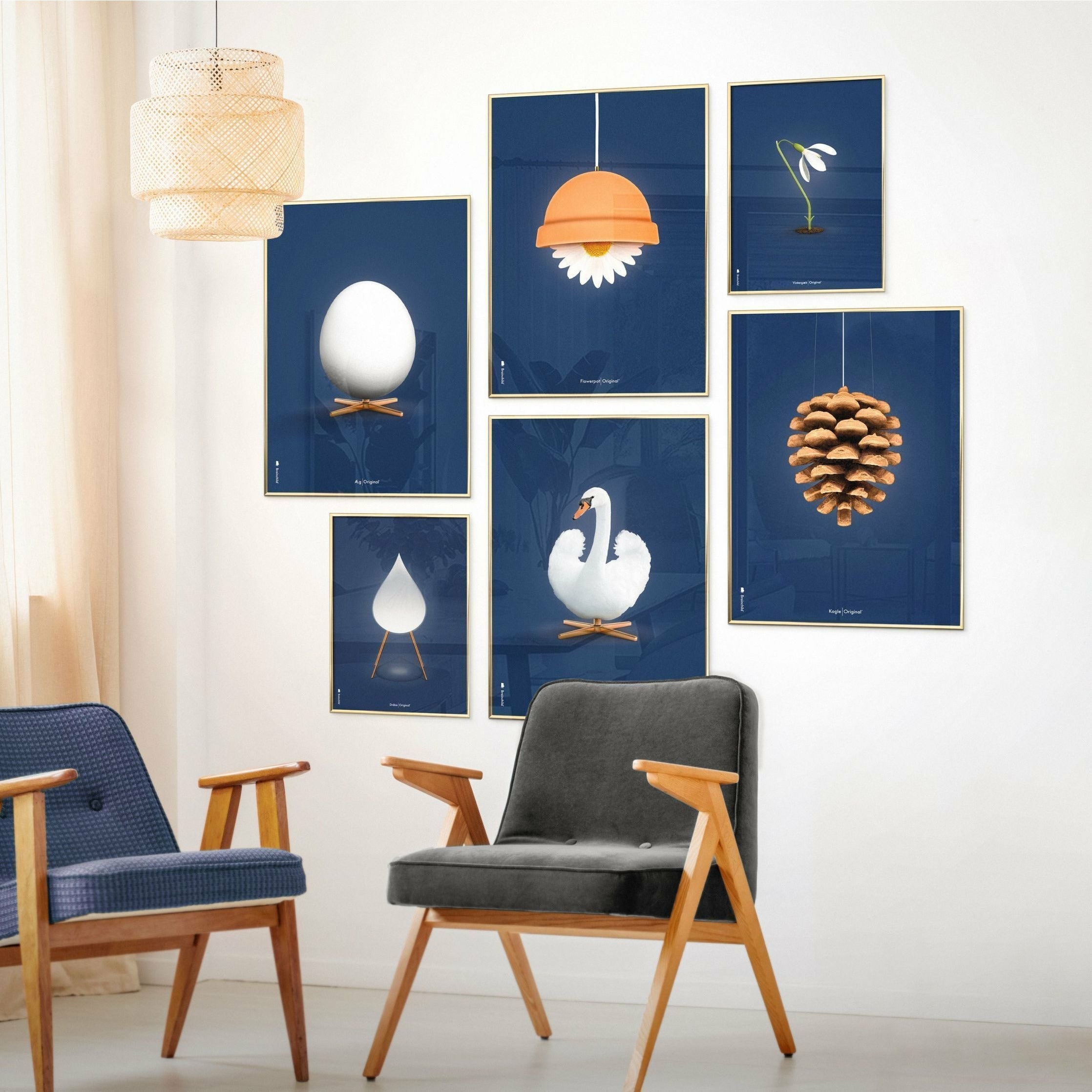 brainchild Pine Cone Classic Poster uden ramme 50x70 cm, mørkeblå baggrund