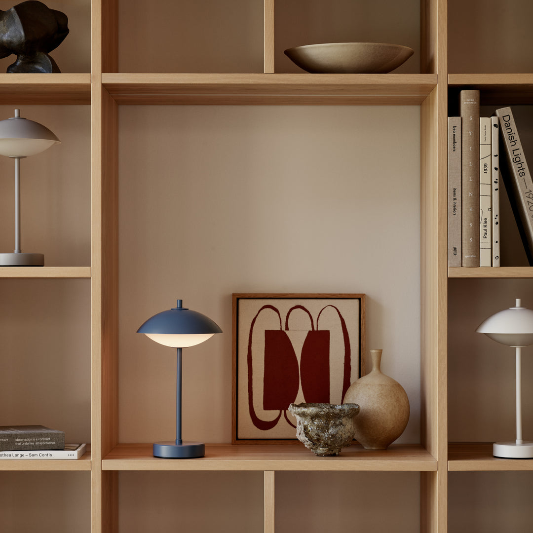 Přenosná lampa Fritz Hansen Clam, devět šedých 