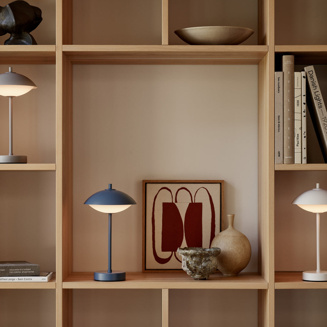 Přenosná lampa Fritz Hansen Clam, devět šedých 