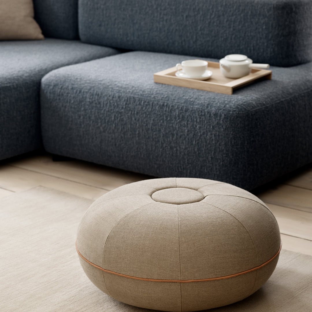 Fritz Hansen CM Pouf Velký, Přírodní plátno 