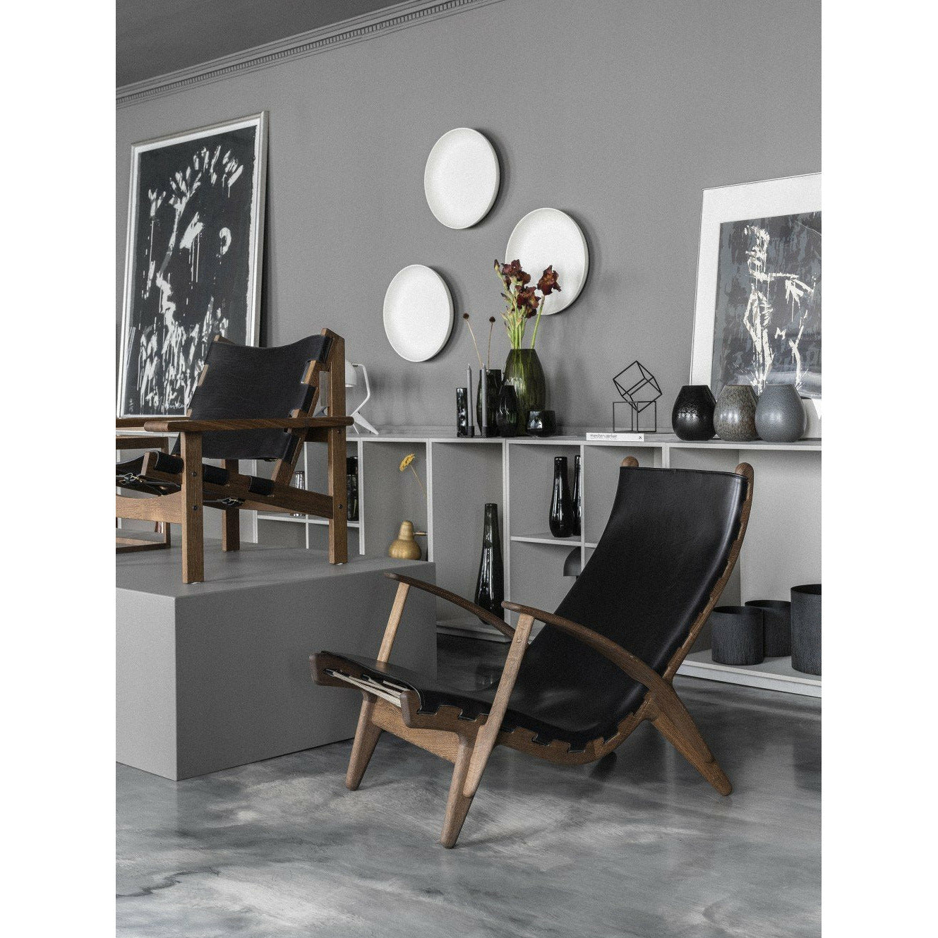 Klassik Studio Pv King's Chair Black Oak Stained, Black Leather