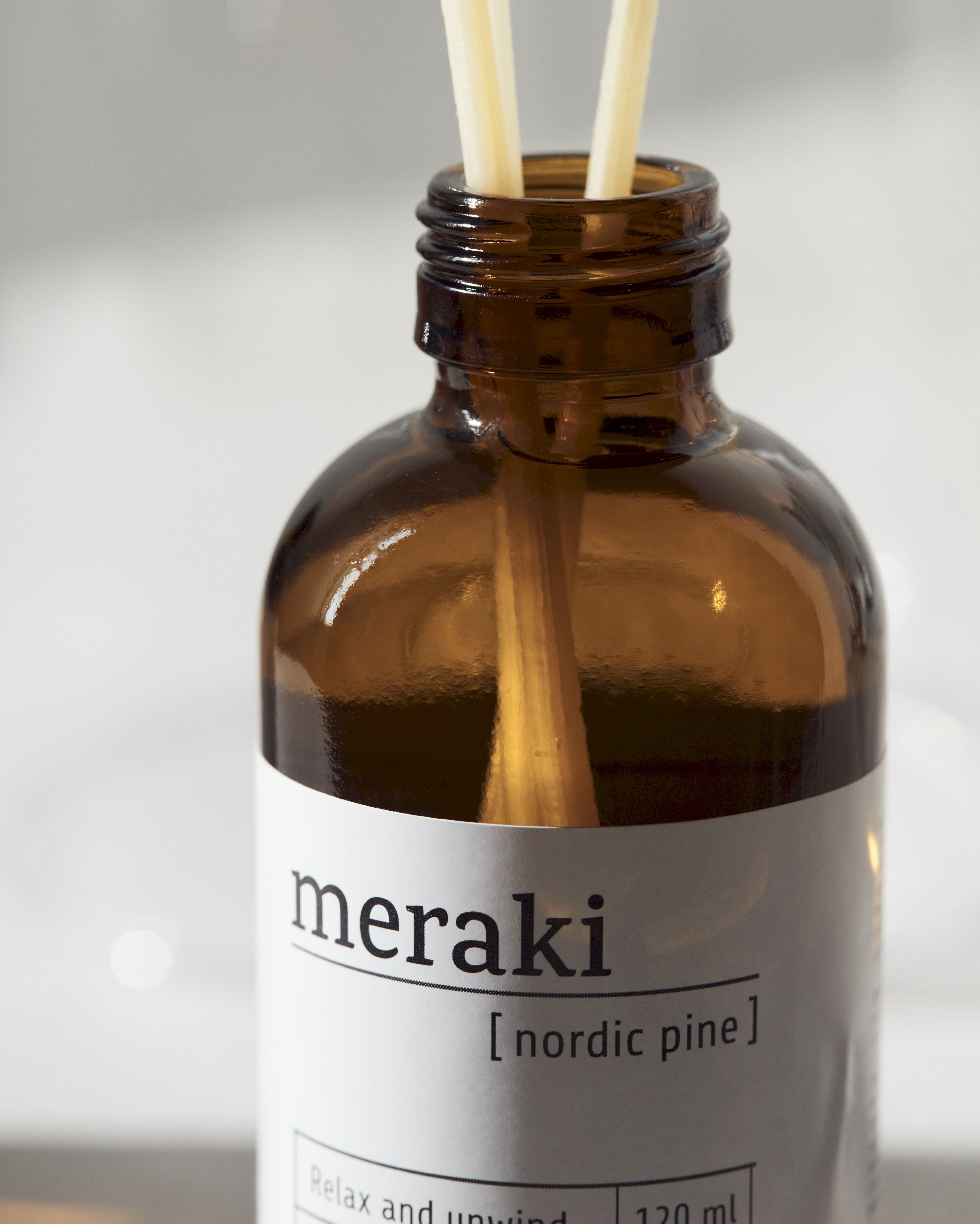 Meraki Fragrance Diffuser With 7 Sticks, Nordic Pine