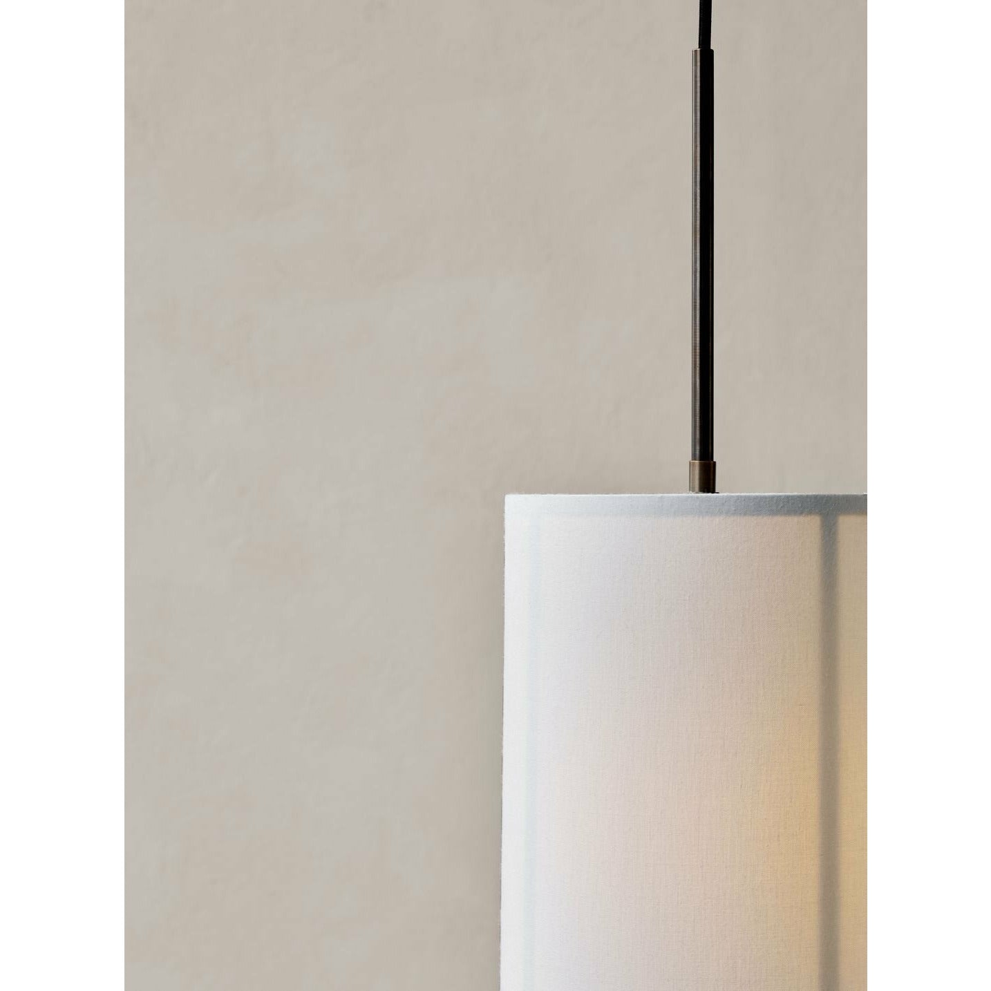 Audo Copenhagen Hashira odpružená lampa velká, bílá