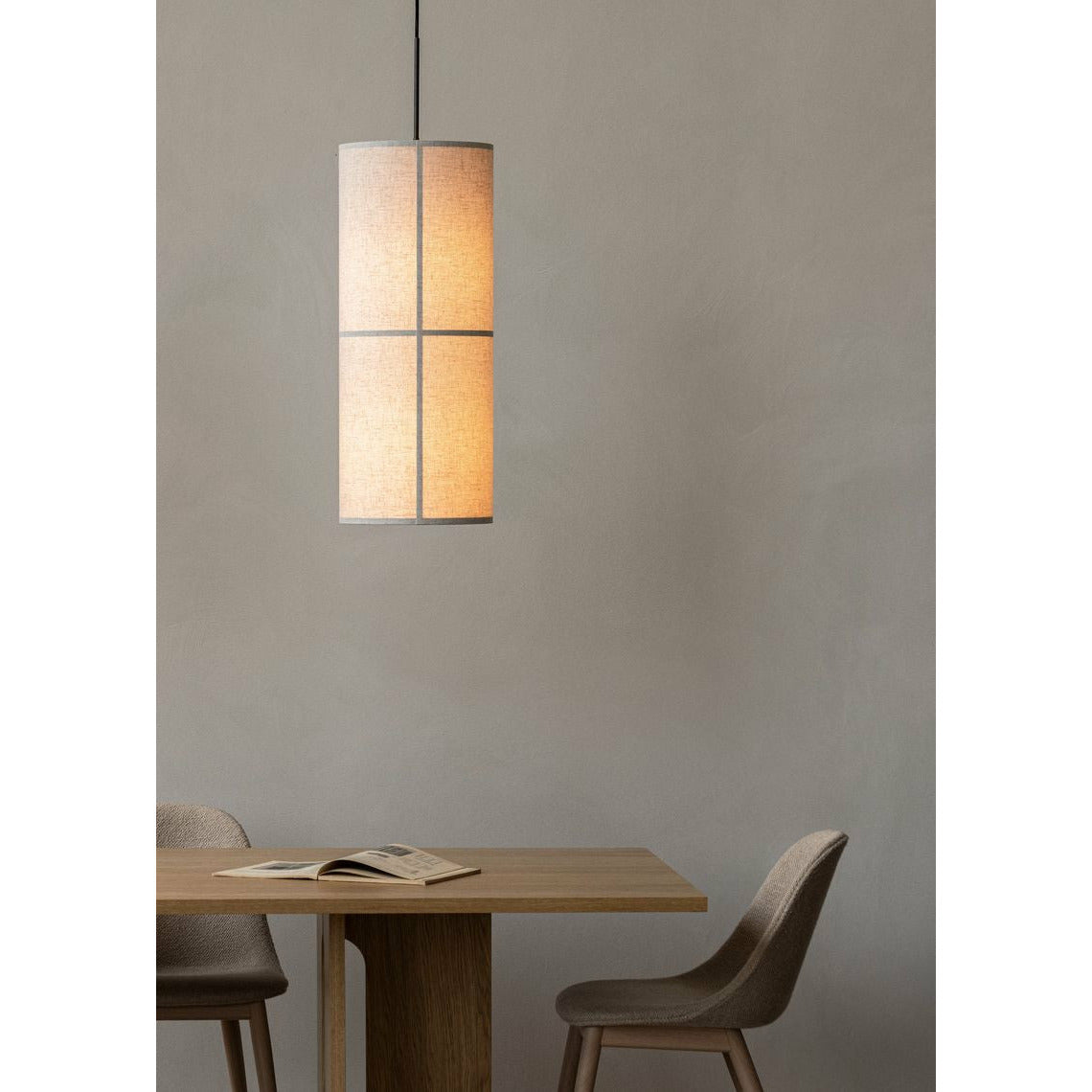 Audo Copenhagen Hashira odpružená lampa velká, bílá