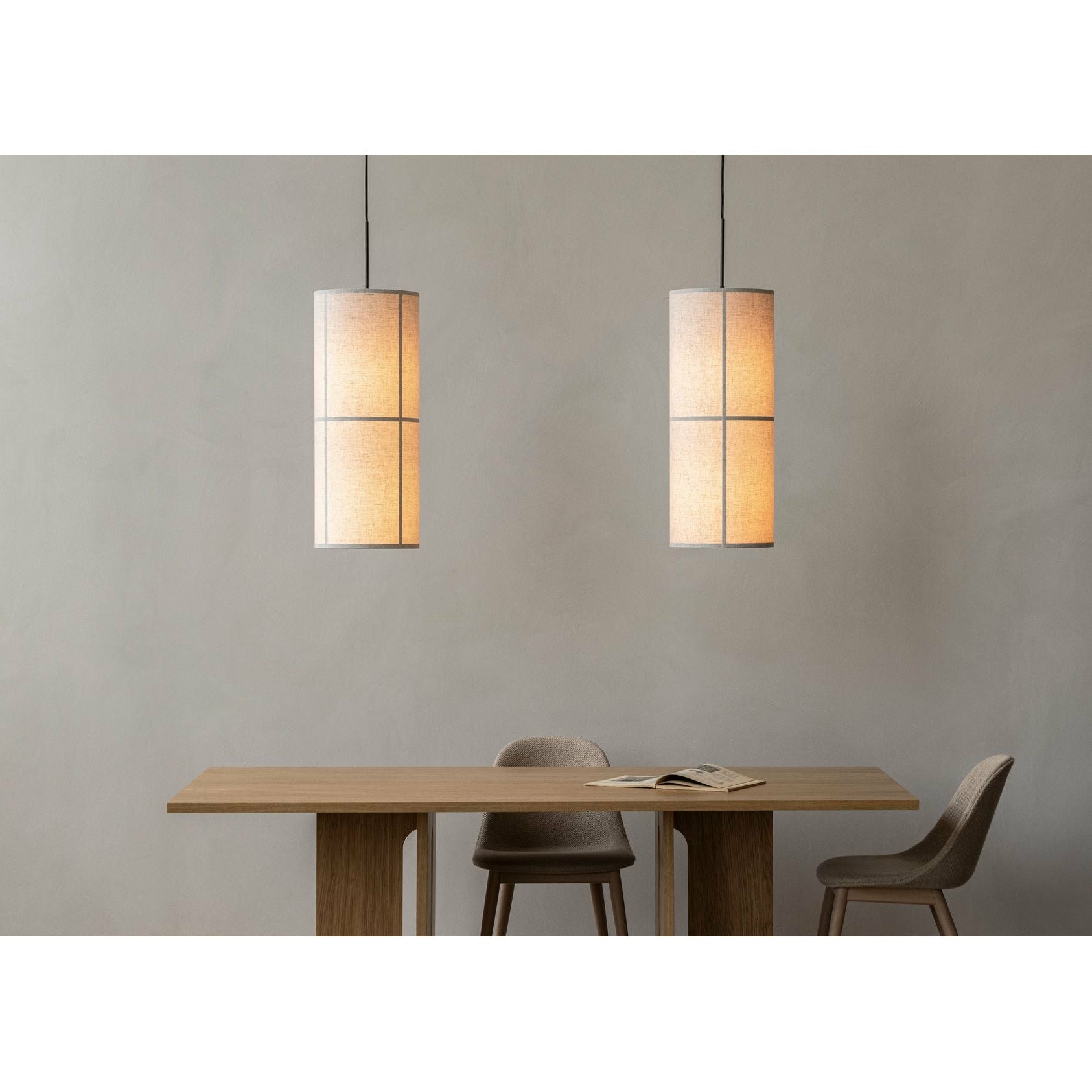 Audo Copenhagen Hashira odpružená lampa velká, bílá