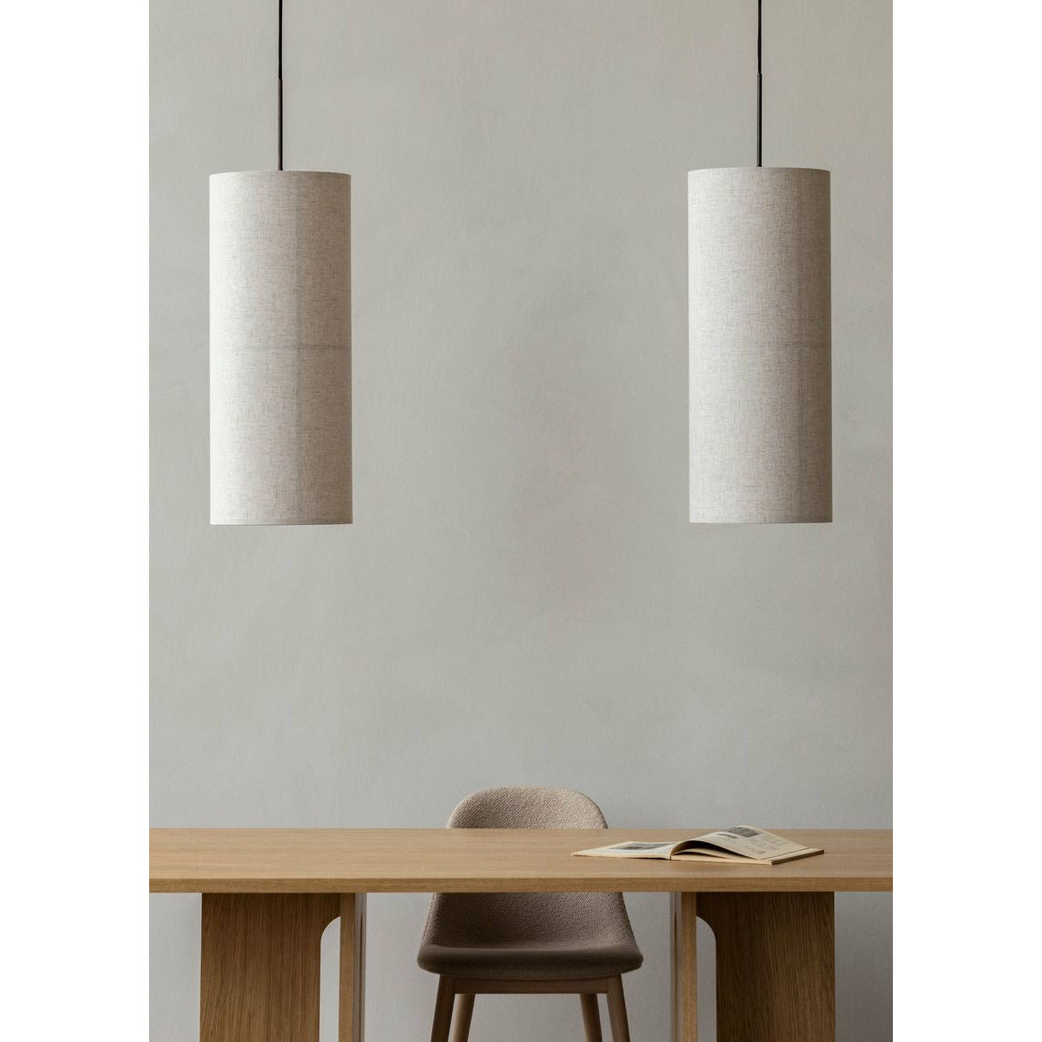 Audo Copenhagen Hashira odpružená lampa velká, bílá