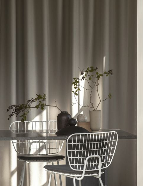 Audo Copenhagen WM String sedadlo polštář venku/jídelny, tmavě šedá