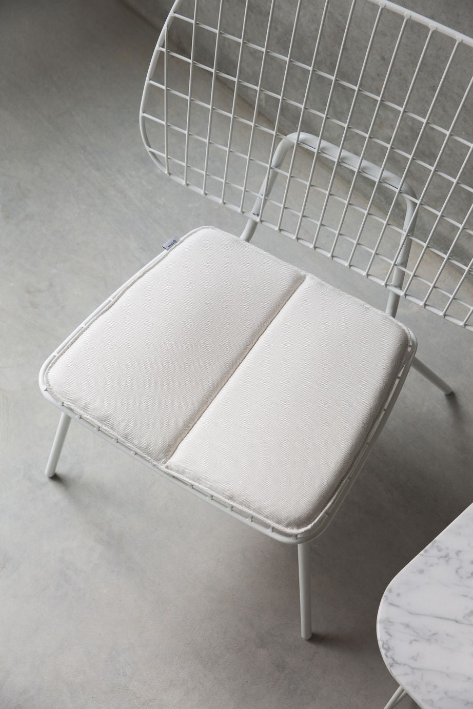 Audo Copenhagen WM String Seat Cushion Outdoor/Lounge, tmavě šedá