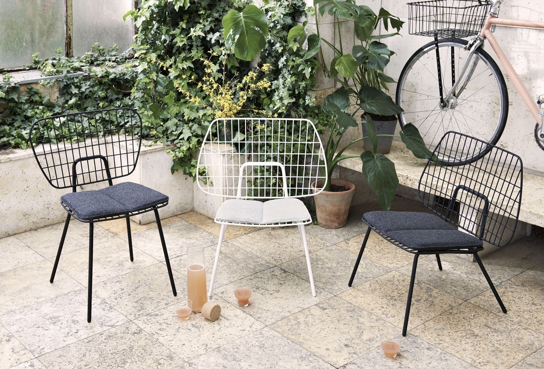 Audo Copenhagen WM String Seat Cushion Outdoor/Lounge, tmavě šedá