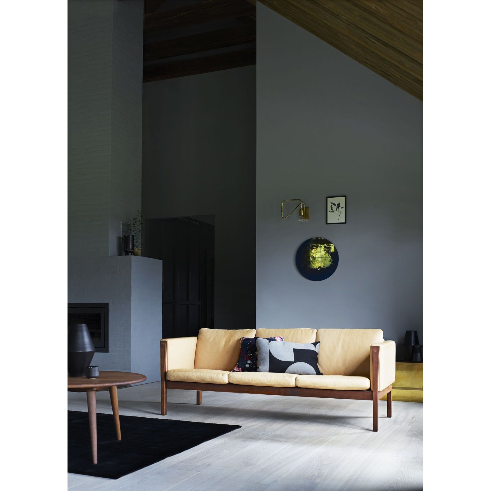 [product_category]-Carl Hansen Ch163 Sofa, Oiled Walnut/Black Leather-Carl Hansen-CH163-sif98-oiledwalnut-CAR-4