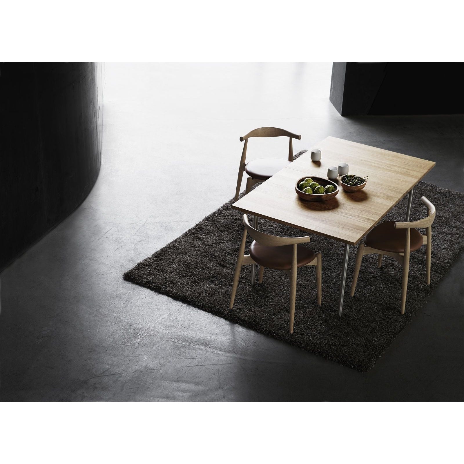 [product_category]-Carl Hansen Ch20 Elbow Chair, Soaped Oak/Black Leather-Carl Hansen-ch20-thor306-soapedoak-CAR-2
