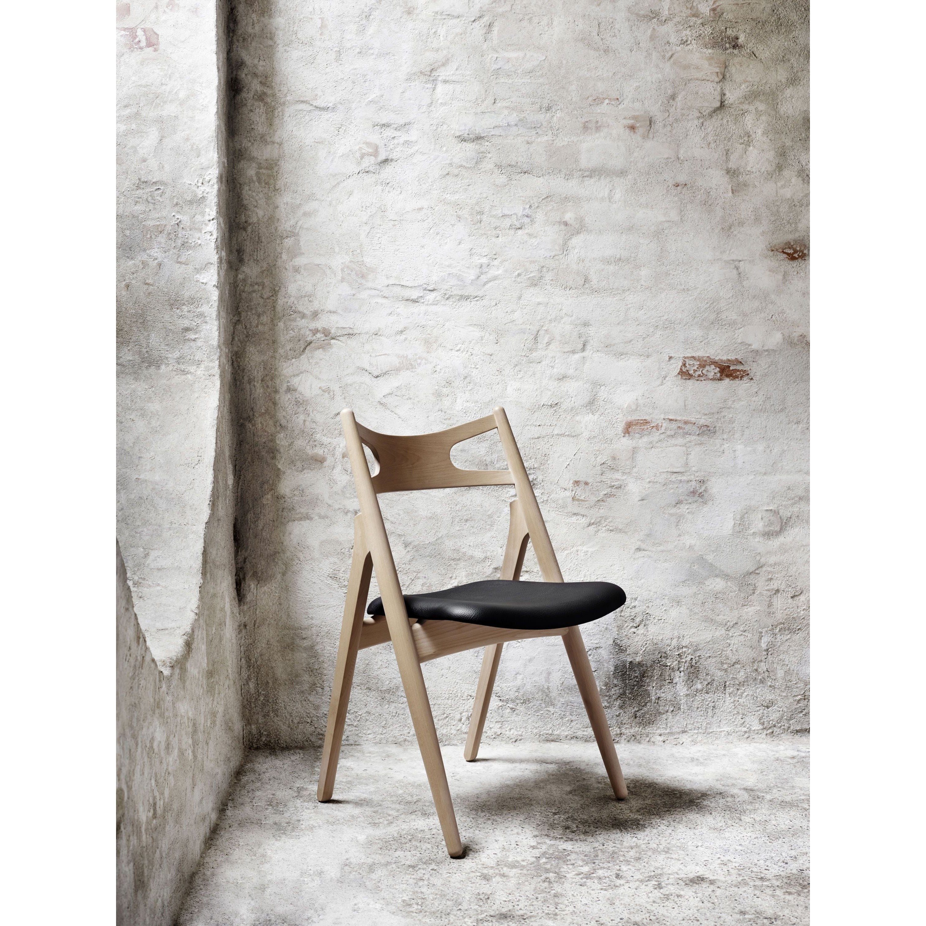 [product_category]-Carl Hansen Ch29 P Sawbuck Chair, Oiled Oak/Black Leather-Carl Hansen-CH29P-thor301-oakoiled-CAR-3