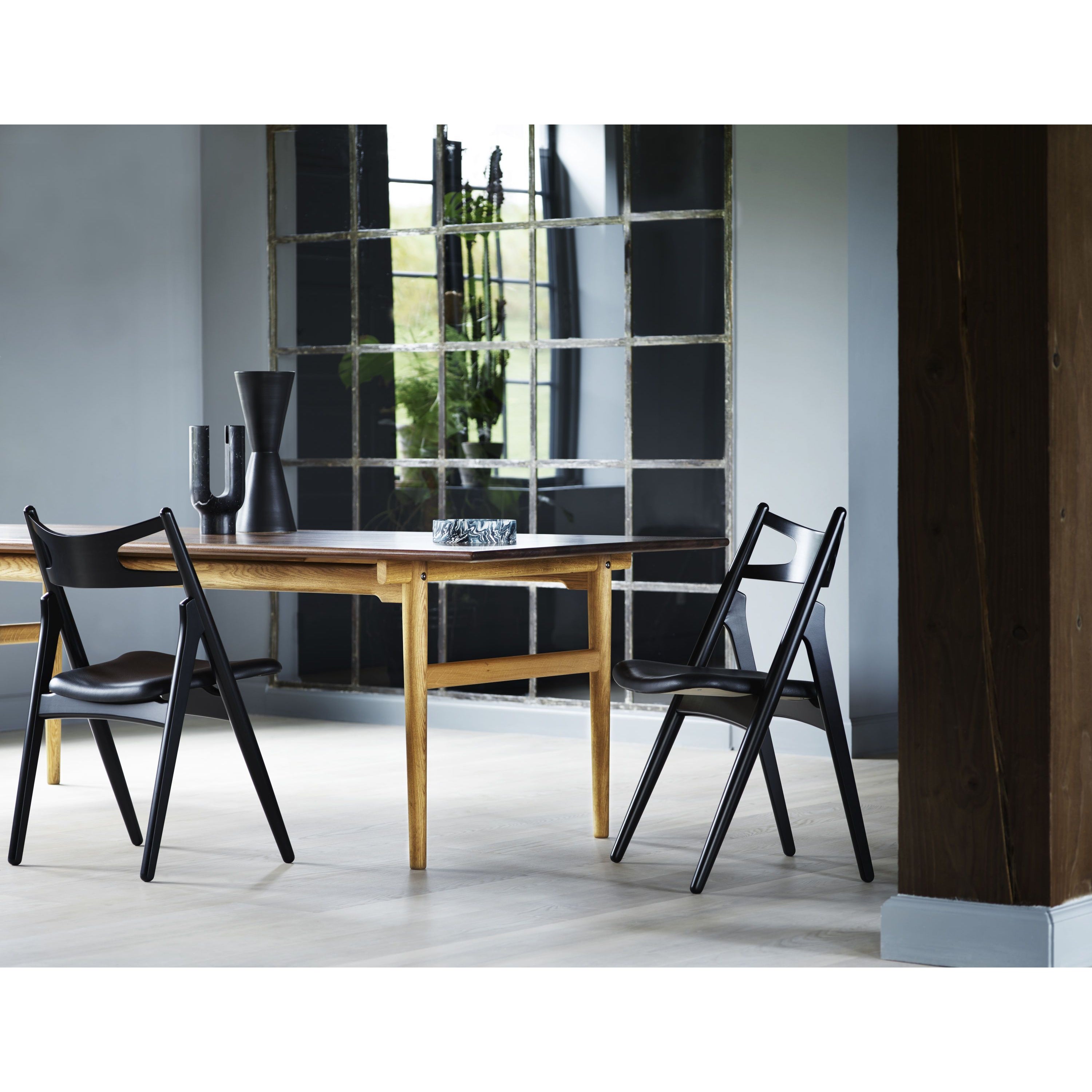 [product_category]-Carl Hansen Ch29 P Sawbuck Chair, Oiled Oak/Black Leather-Carl Hansen-CH29P-thor301-oakoiled-CAR-4