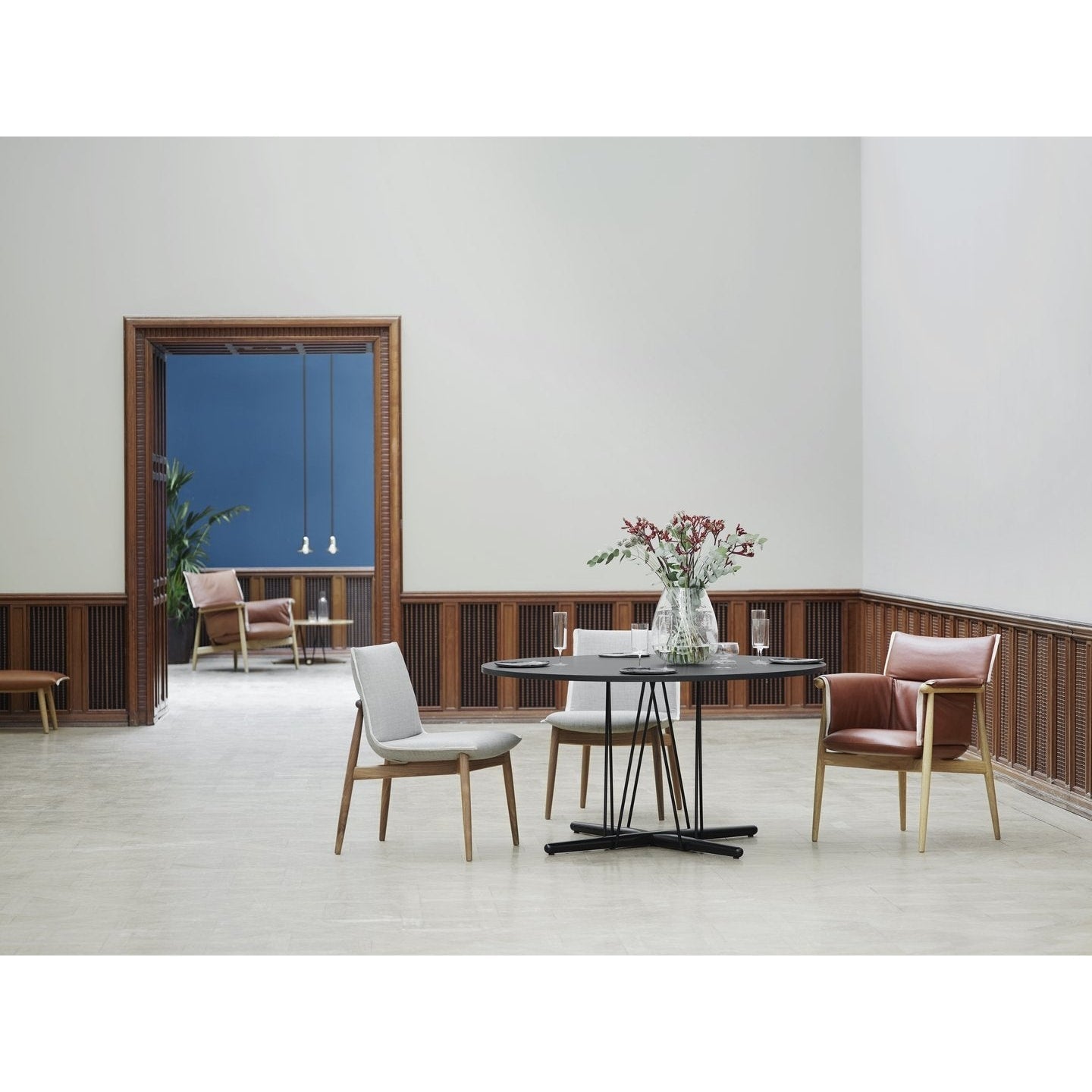 [product_category]-Carl Hansen E021 Embrace Lounge Table, Oiled Oak, ø 80cm-Carl Hansen-5714413294547-E021-800-oiledoak-CAR-2