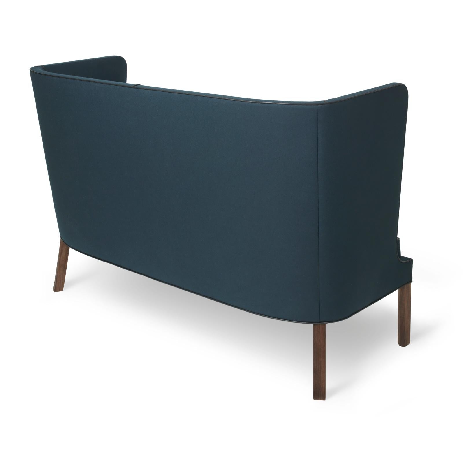 [product_category]-Carl Hansen Fh436 Coupé Sofa, Oiled Walnut/Blue Fabric-Carl Hansen-FH436-oiledwalnut-forestnap992-CAR-3