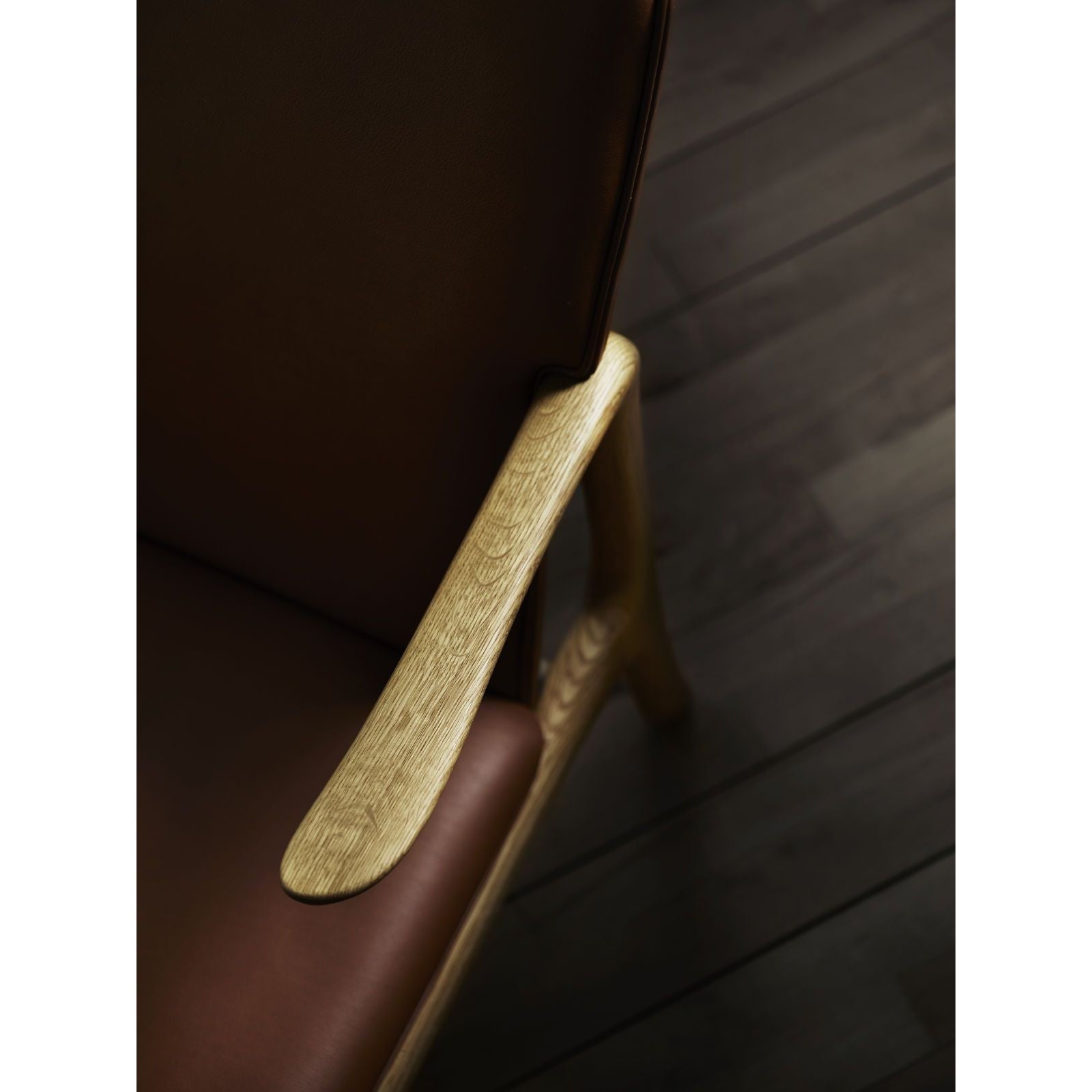 [product_category]-Carl Hansen Ow124 Beak Chair, Soaped Oak/Black Leather-Carl Hansen-ow124-thor301-soapedoak-CAR-4