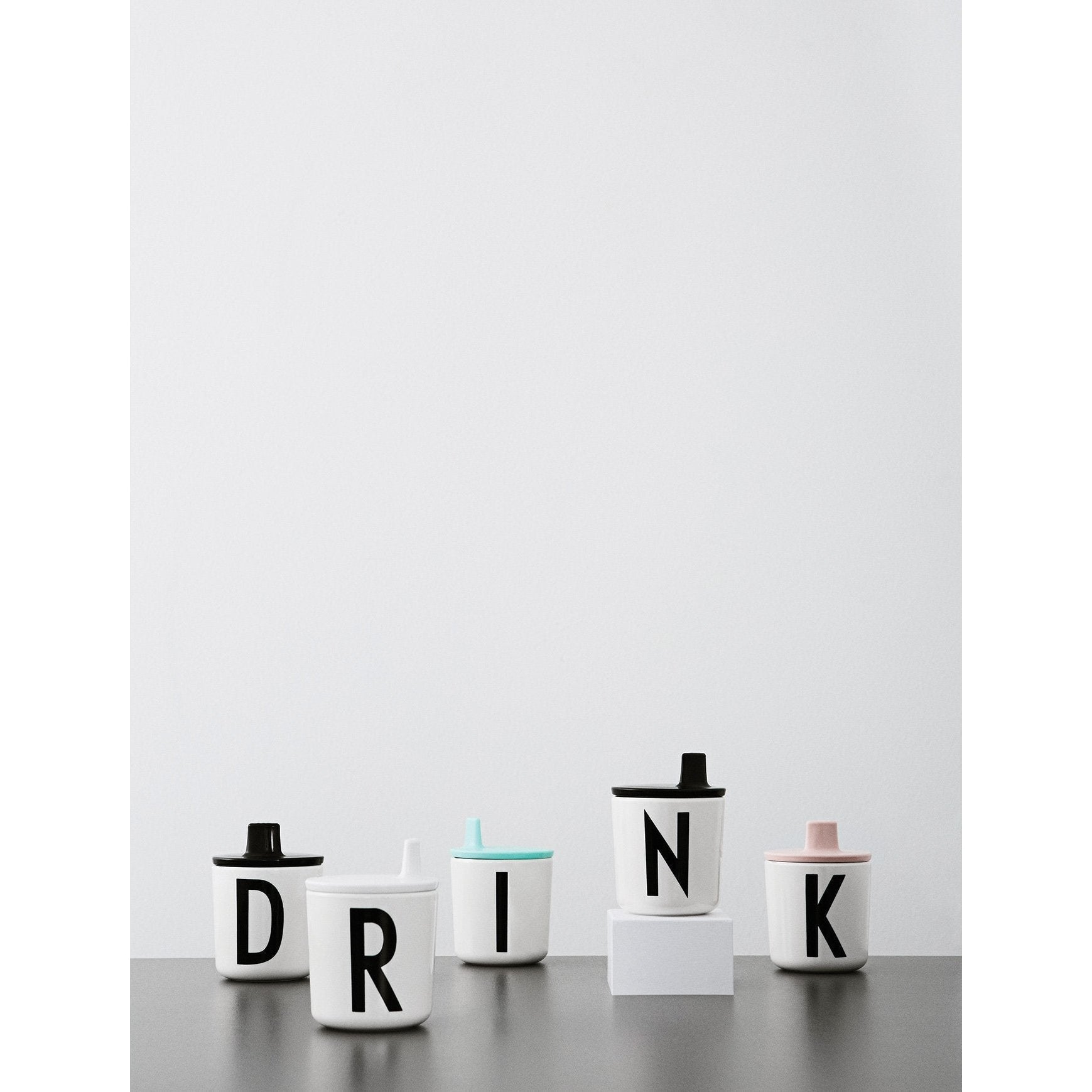 Design Dopisy Melamine hrnek pro děti a z, y