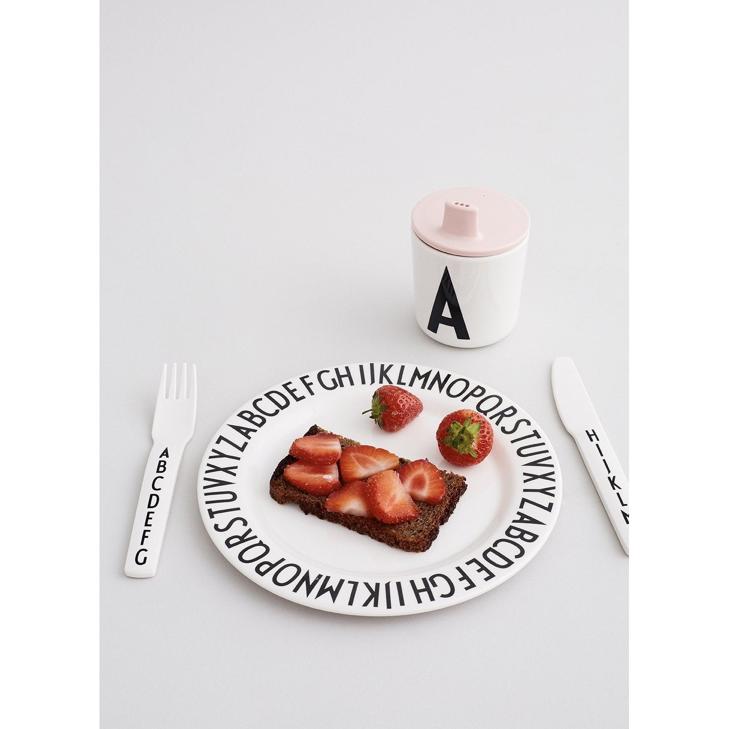 Design Dopisy Melamine hrnek pro děti a z, y