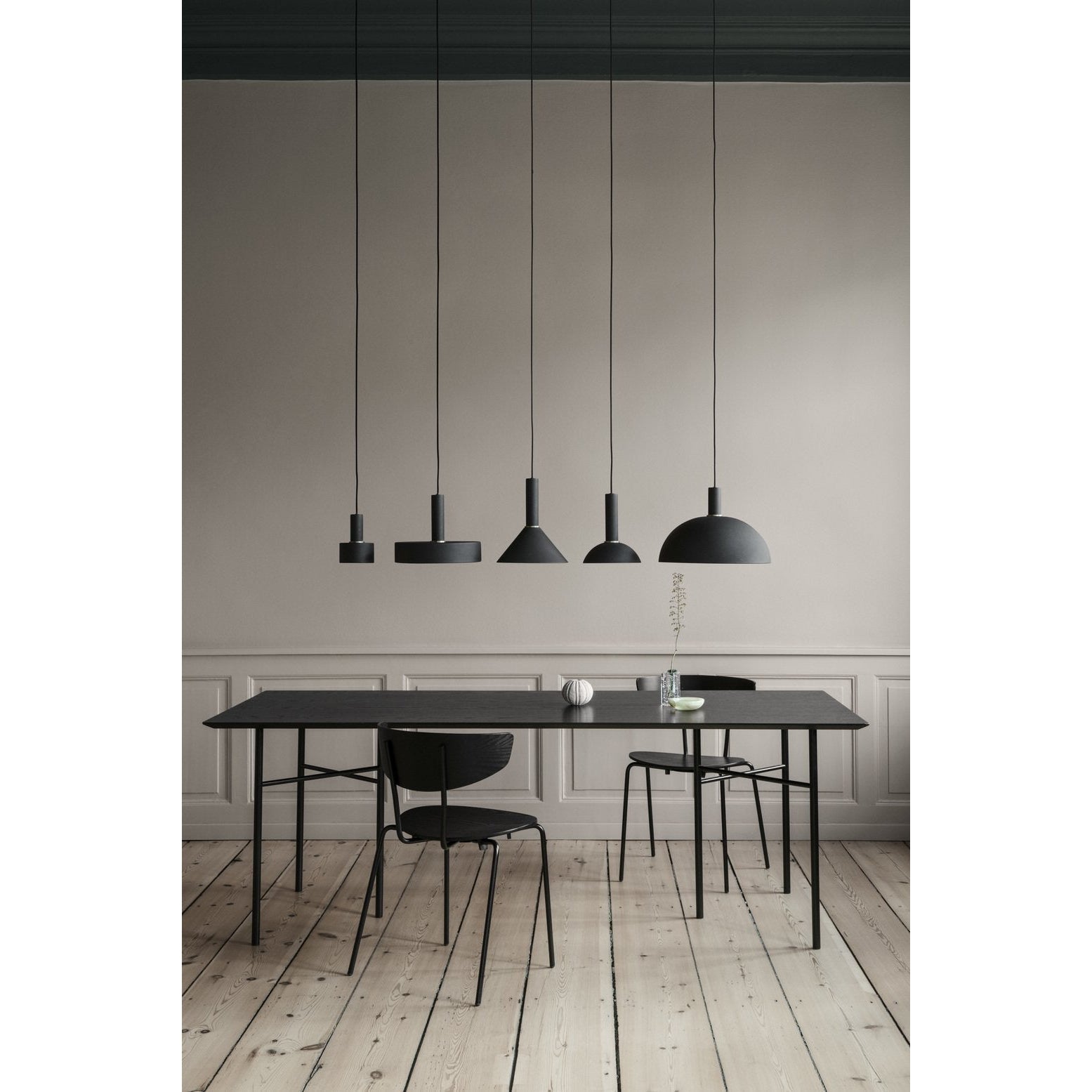 Ferm Living Cone Shade, černá mosaz