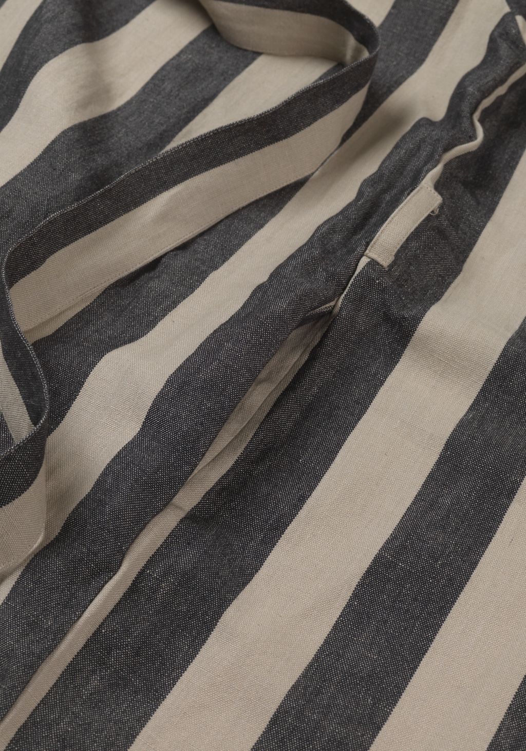 [product_category]-Ferm Living Field Bathrobe, Sand/Black-Ferm Living-5704723283607-1104265394-FER-4