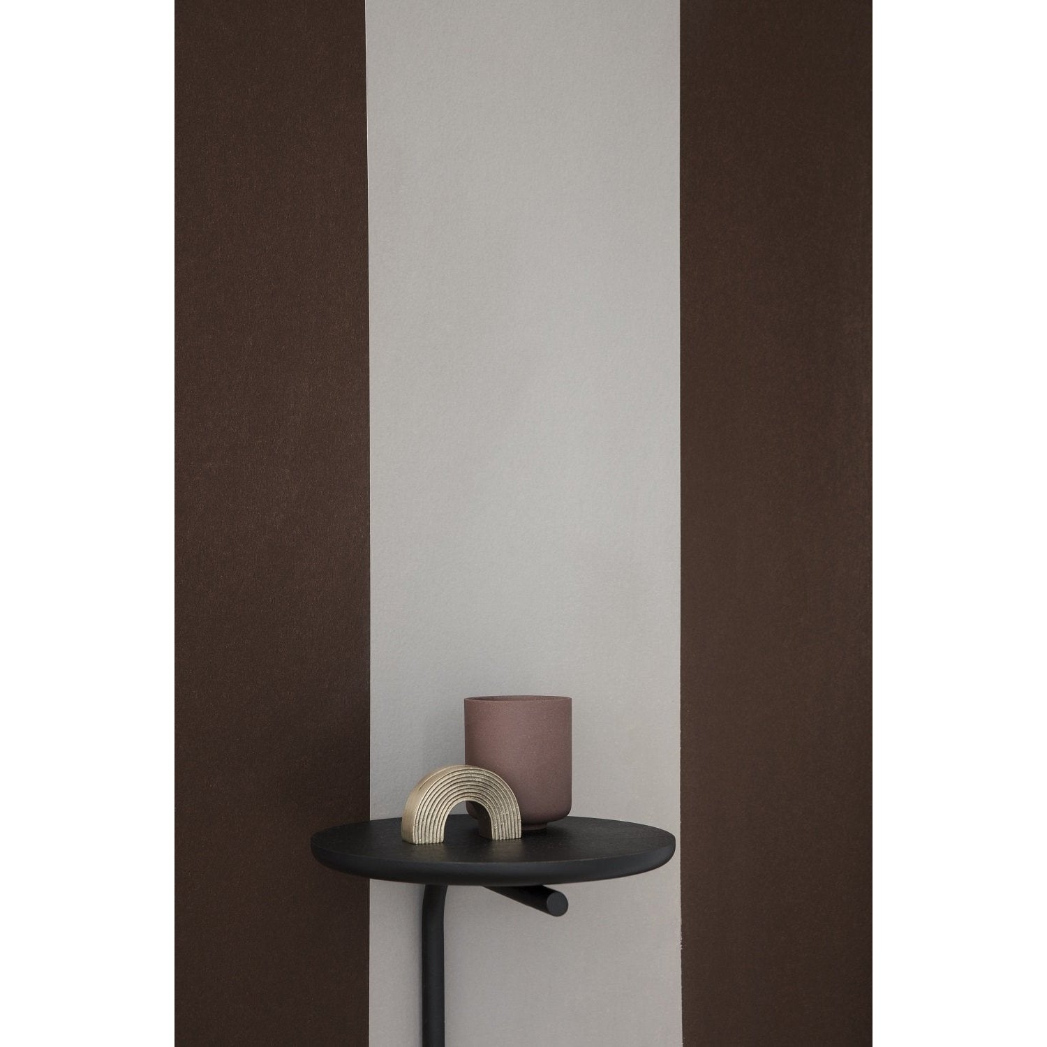 Ferm Living Silné linie tapety, hořčice/zlomená bílá
