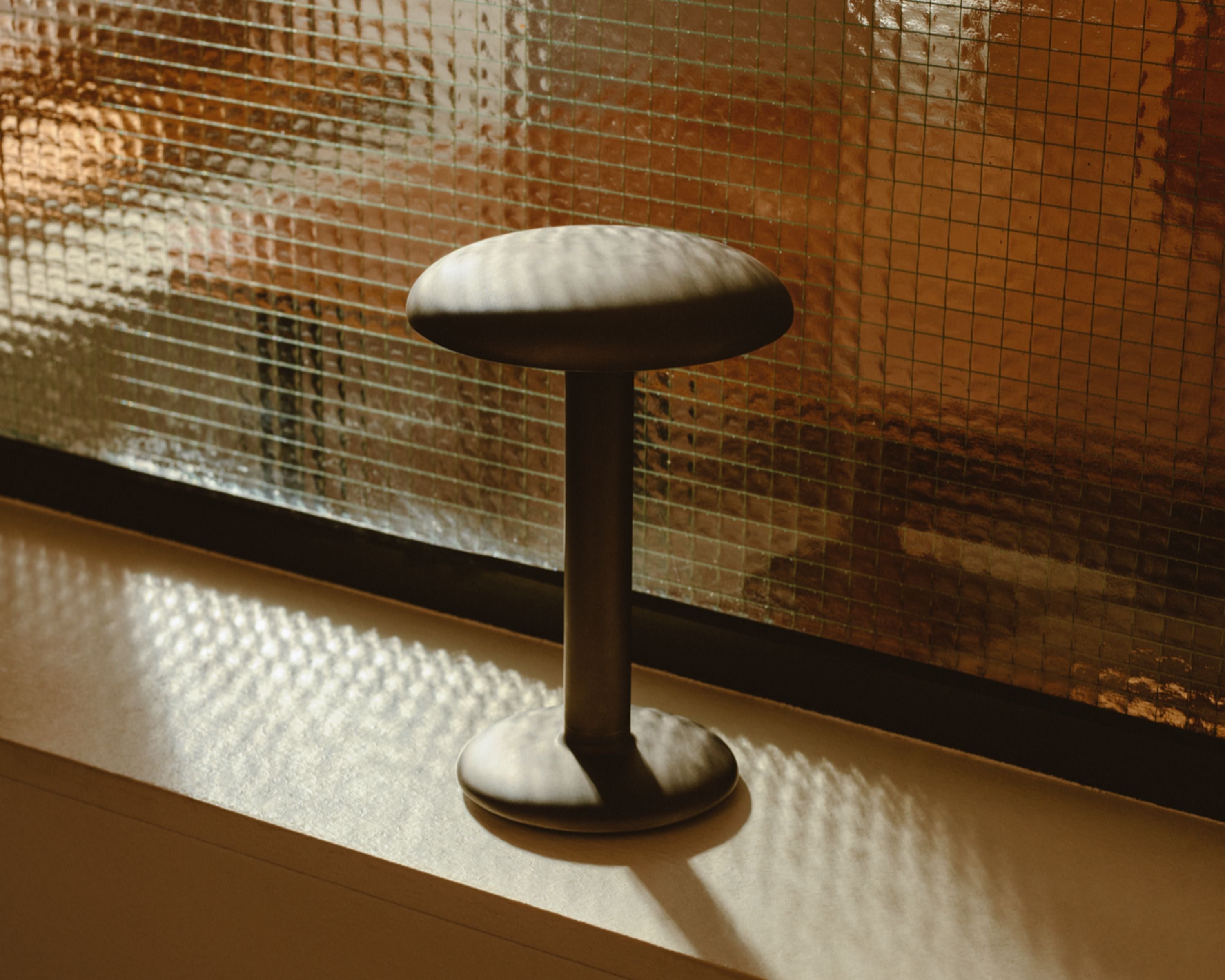 [product_category]-Flos Gustave Table Lamp 2700 K, Raw Aluminium-Flos-8424229002478-09.8405.VL-FLO-4