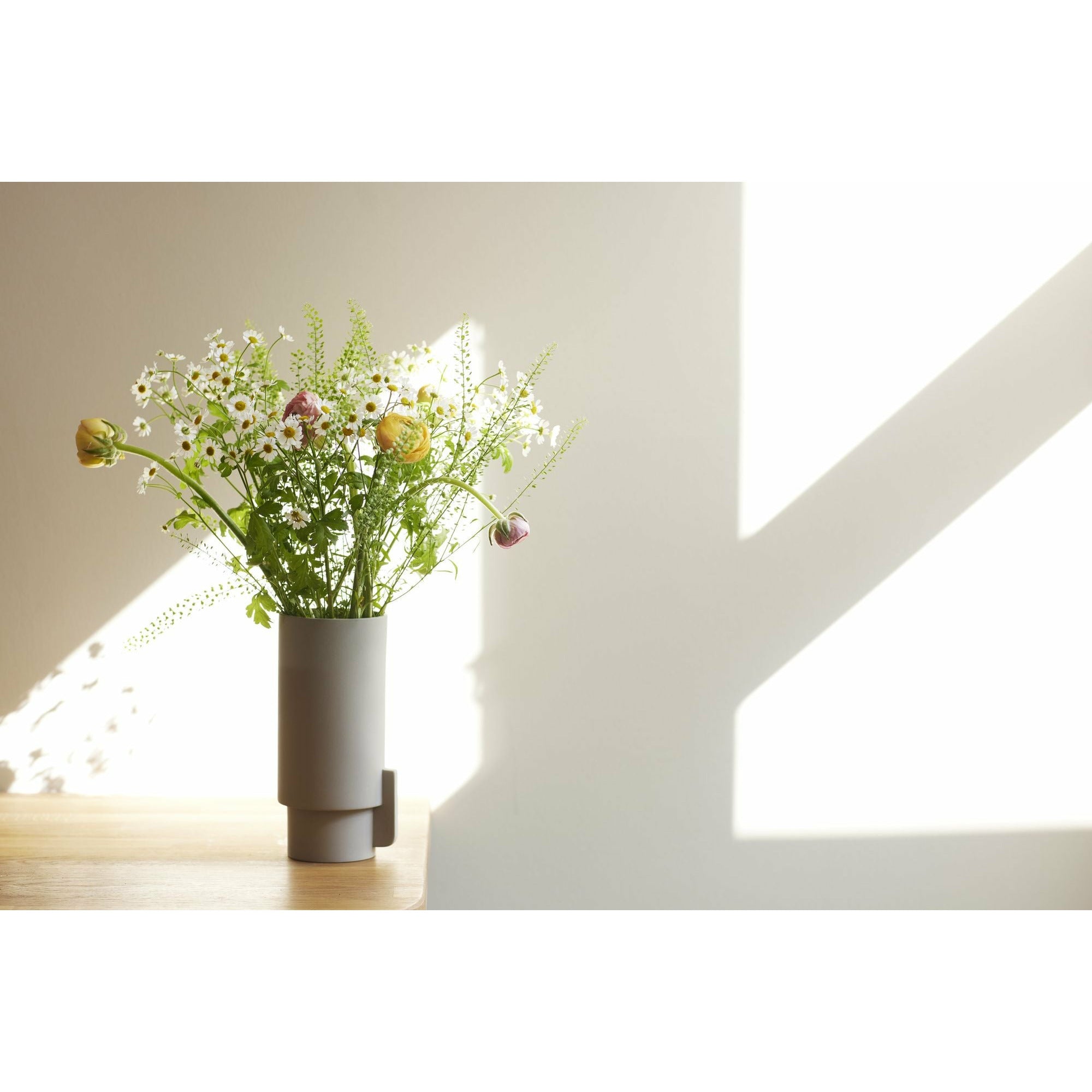 [product_category]-Form & Refine Alcoa Vase Large. Light Grey-Form&Refine-5714942031019-3101-FOR-3
