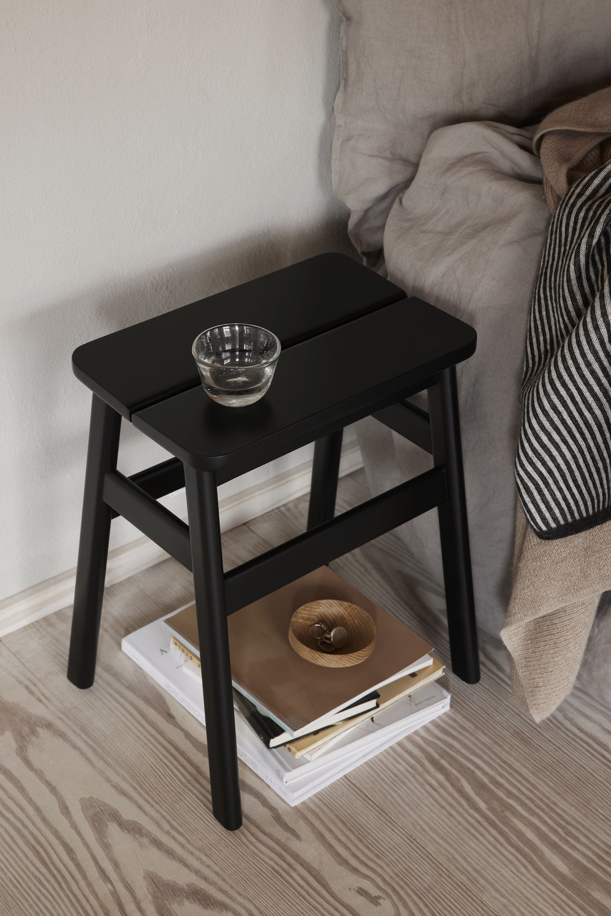 [product_category]-Form & Refine Angle Standard Bar Stool 65 Cm. Beech-Form&Refine-5714942052007-5200-FOR-4