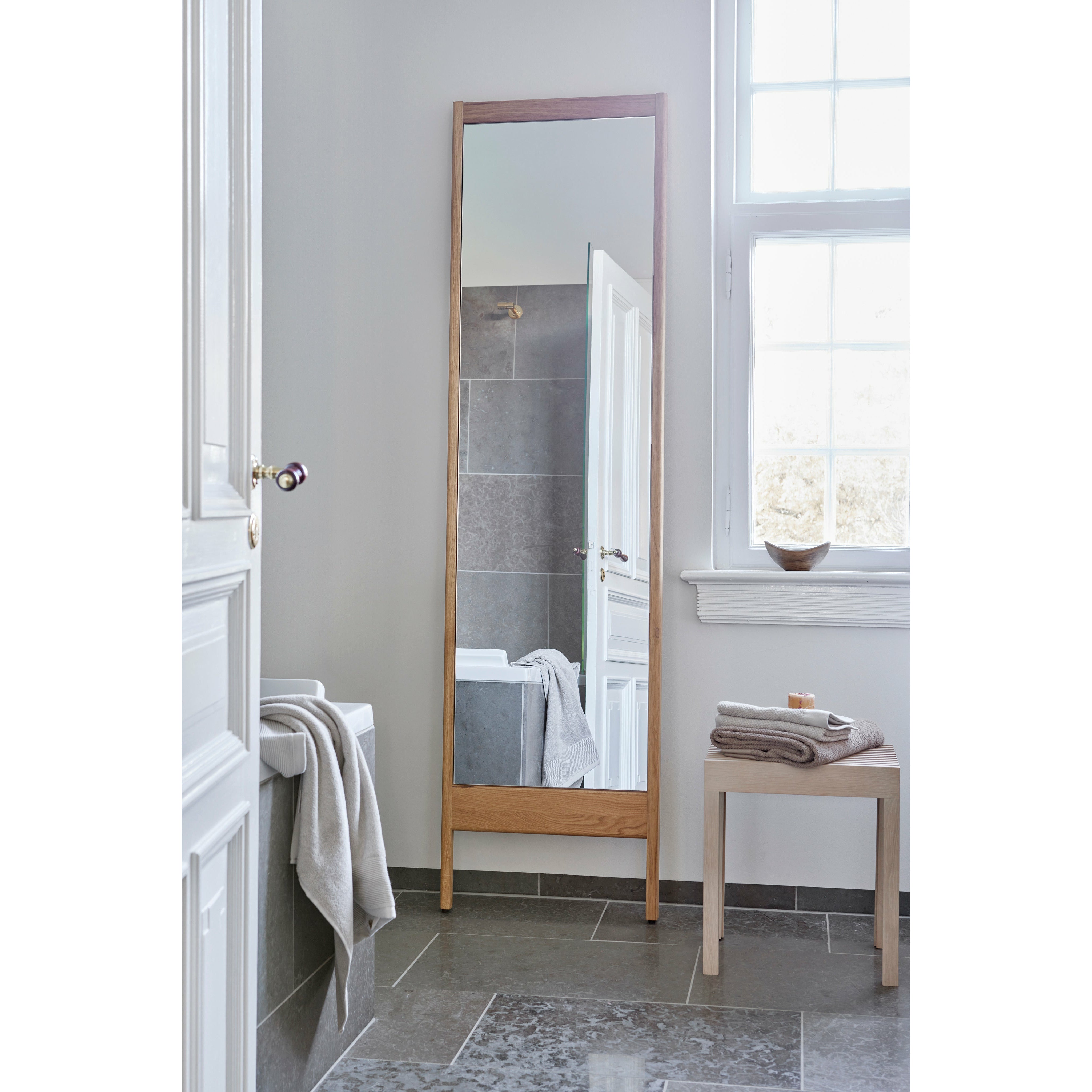 [product_category]-Form & Refine Lightweight Stool. White Oak-Form&Refine-5714942012711-1271-FOR-4
