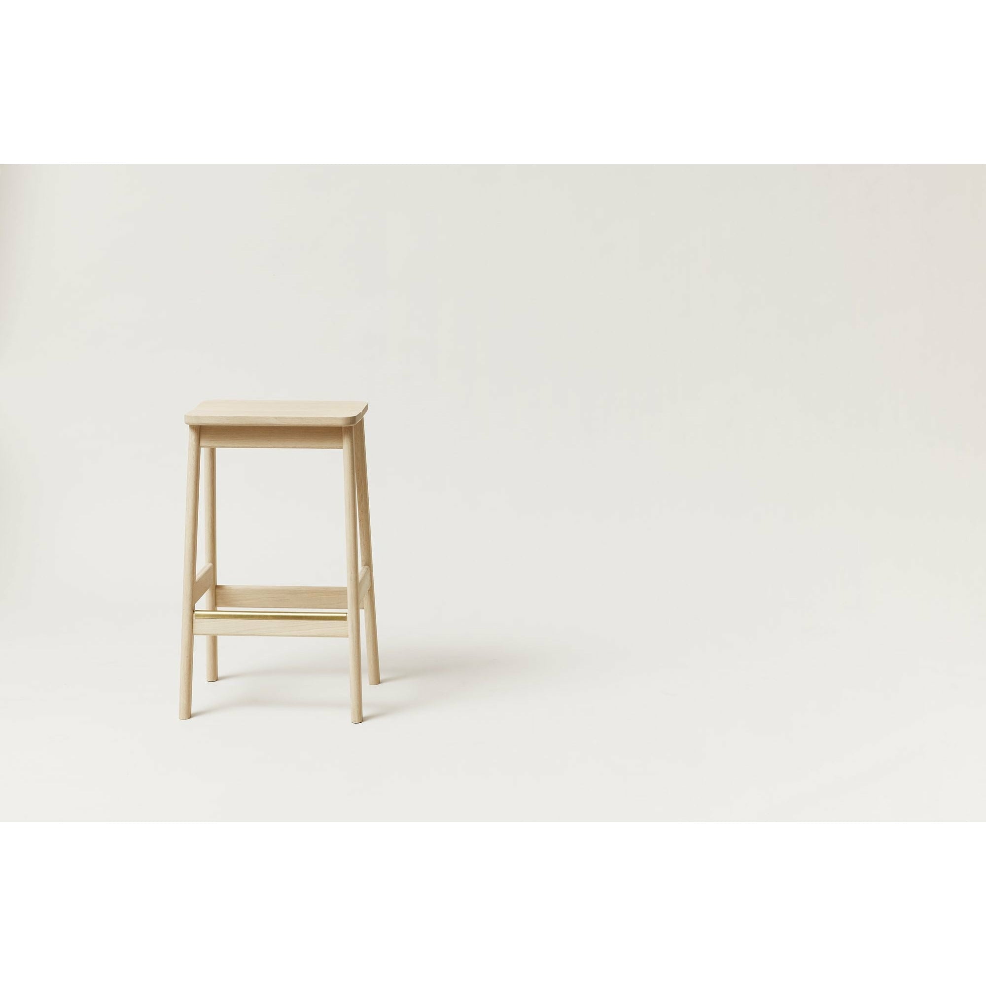[product_category]-Form&Refine Angle Barhocker 65 cm, Weiss-Pigmentierte Eiche-Form&Refine-2191-FOR-6