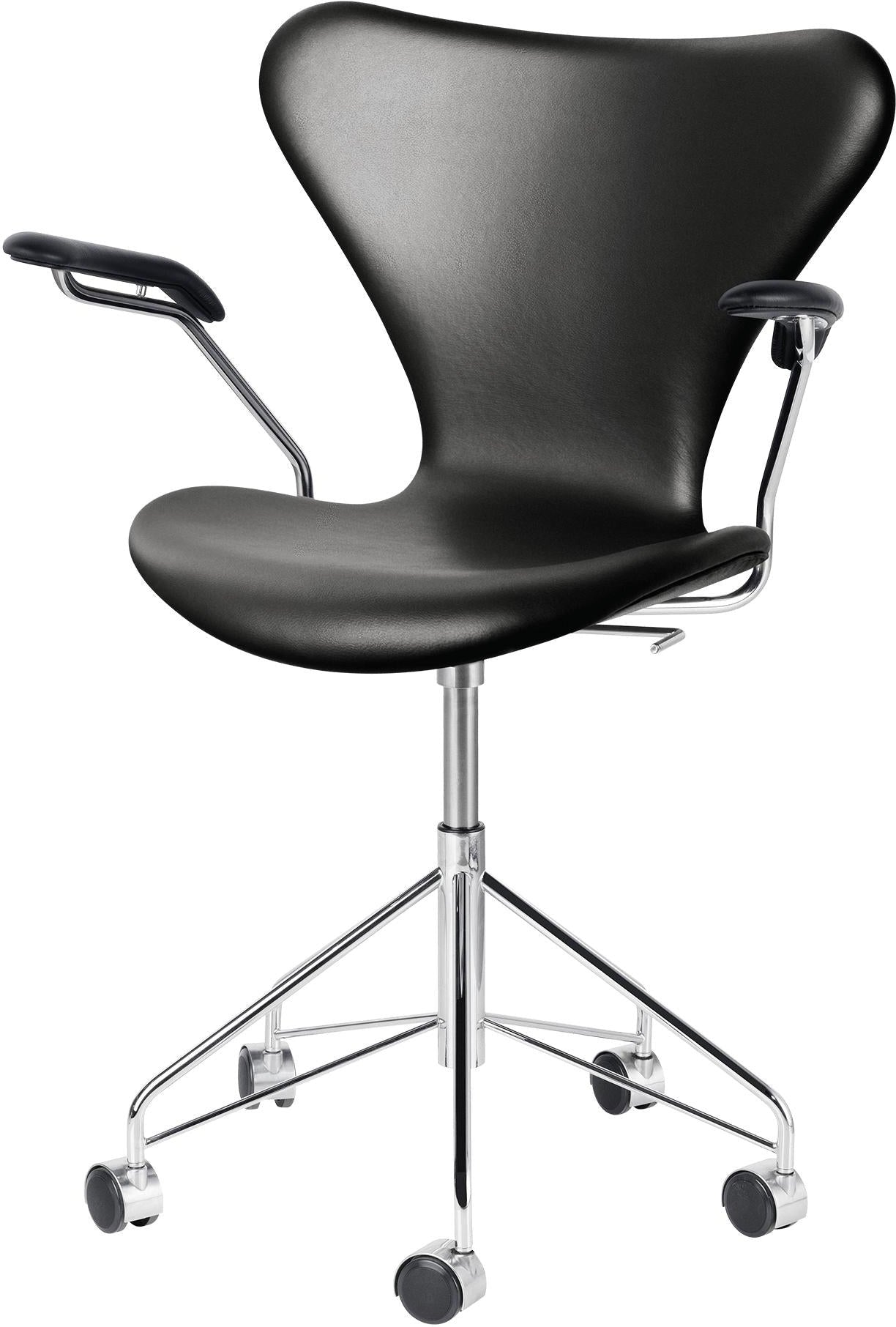 [product_category]-Fritz Hansen Series 7 Swivel Armchair Full Upholstery Leather, Essential Black-Fritz Hansen-3217-basic black/fully upholstered-FRI-1