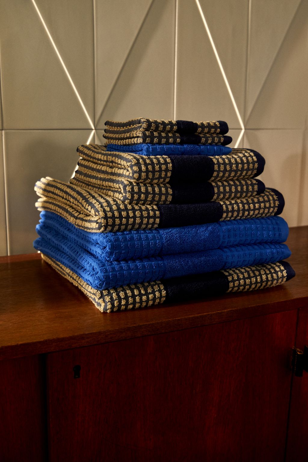 [product_category]-Juna Check Towel 70 X140 Cm, Dark Blue/Sand-Juna-5713397150672-615067-JUN-17