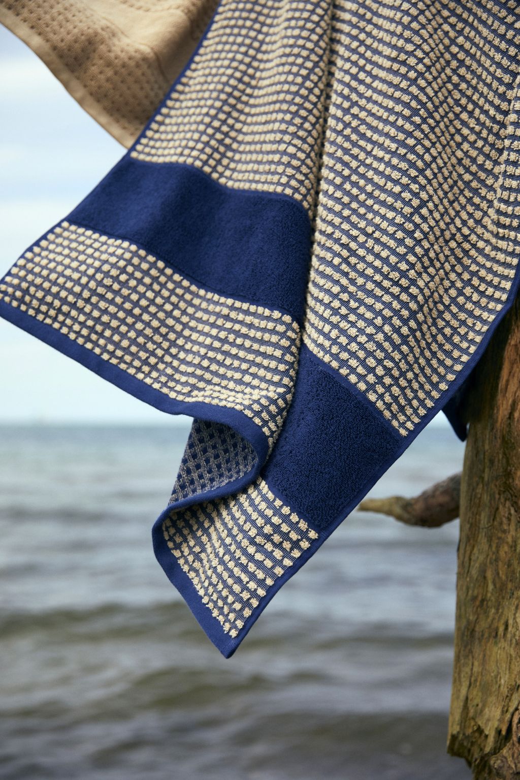 [product_category]-Juna Check Towel 70 X140 Cm, Dark Blue/Sand-Juna-5713397150672-615067-JUN-8