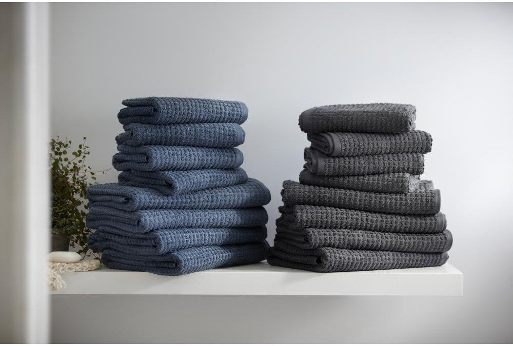 [product_category]-Juna Check Towel Dark Grey, 70x140 Cm-Juna-5713397150580-615058-JUN-1