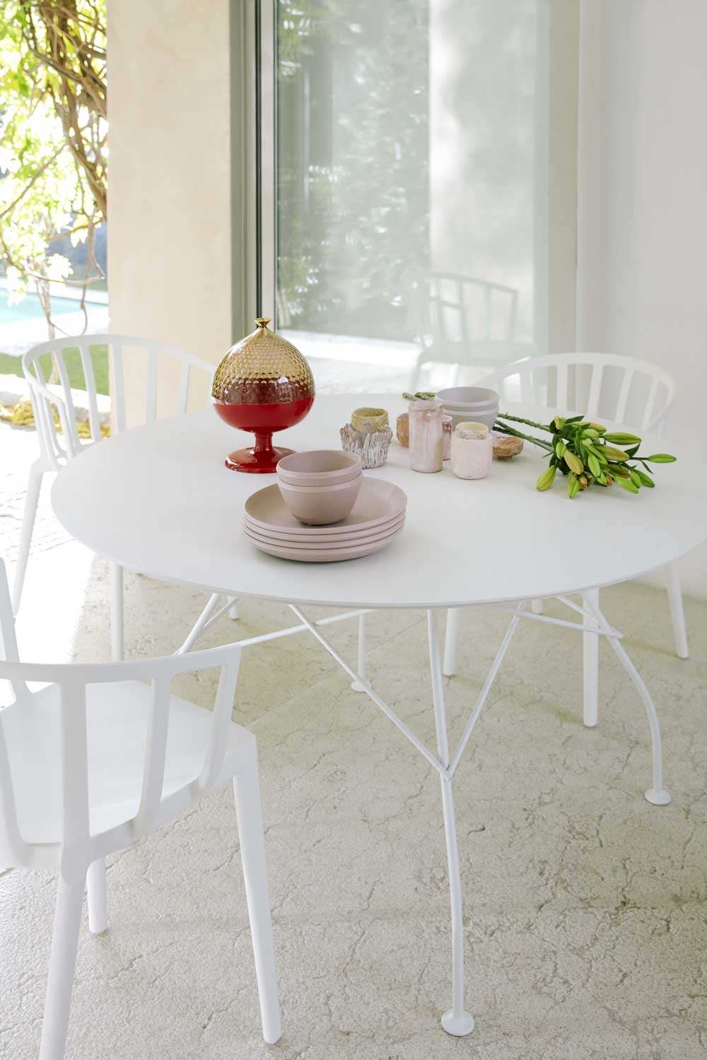 [product_category]-Kartell Glossy Table Round Outdoor, Black/Black-Kartell-8058967303070-05578NN-KAR-5