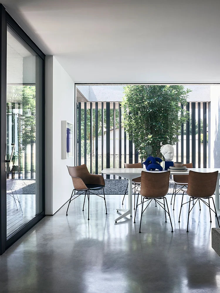 Kartell Multiple Table Low Ground s hvězdným základním mramorem ⌀118 cm, bílá