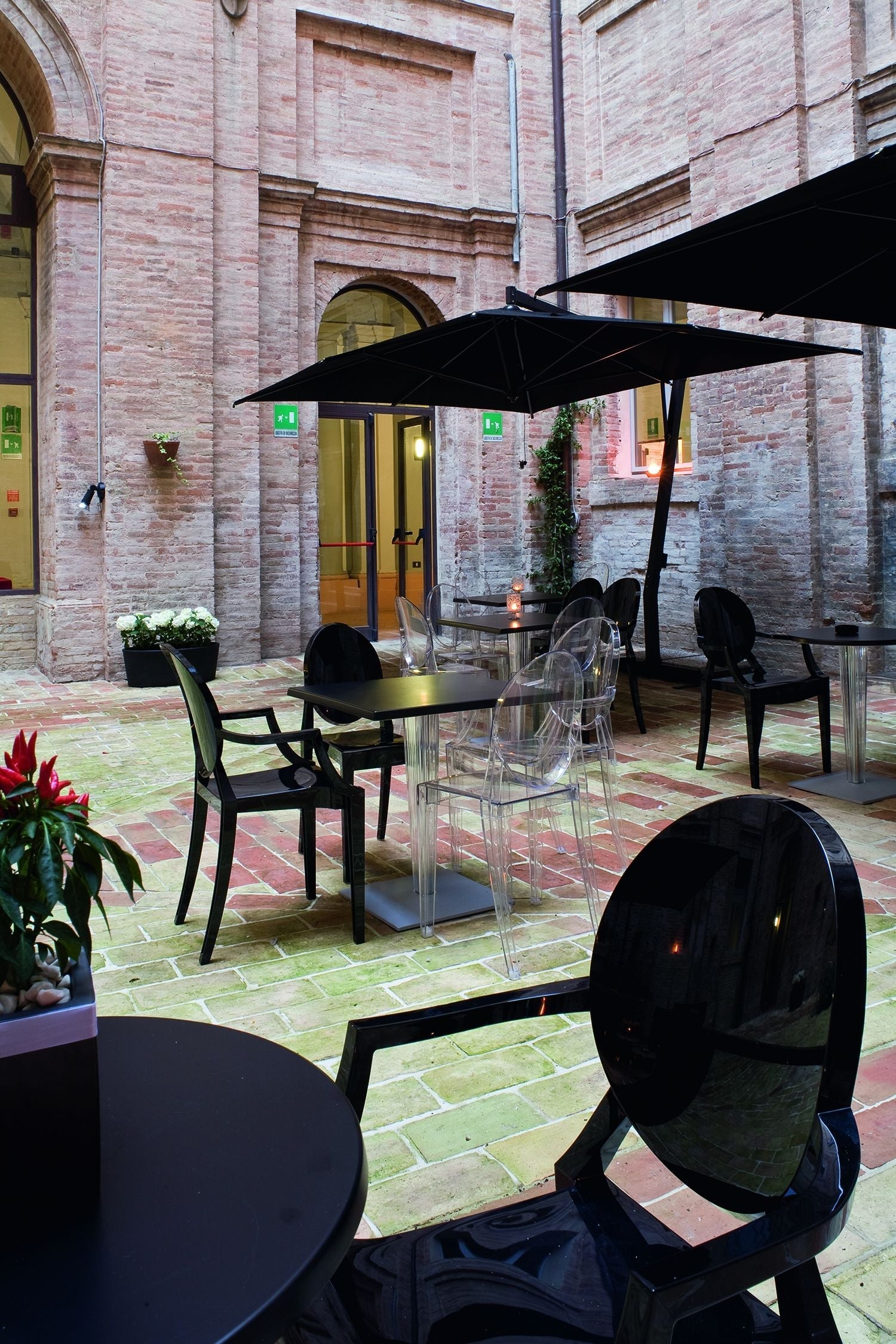 [product_category]-Kartell Top Top Table Round Outdoor With Round Base ⌀70 Cm, Black-Kartell-8058967042078-0420209-KAR-3