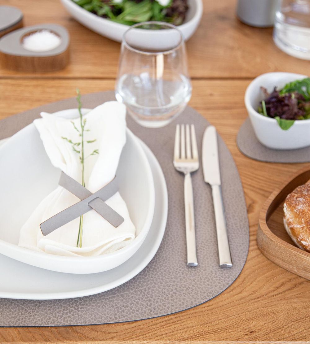 [product_category]-Lind Dna Curve Placemat Hippo Leather L, Warm Grey-Lind DNA-5711905522751-990222-LIN-3