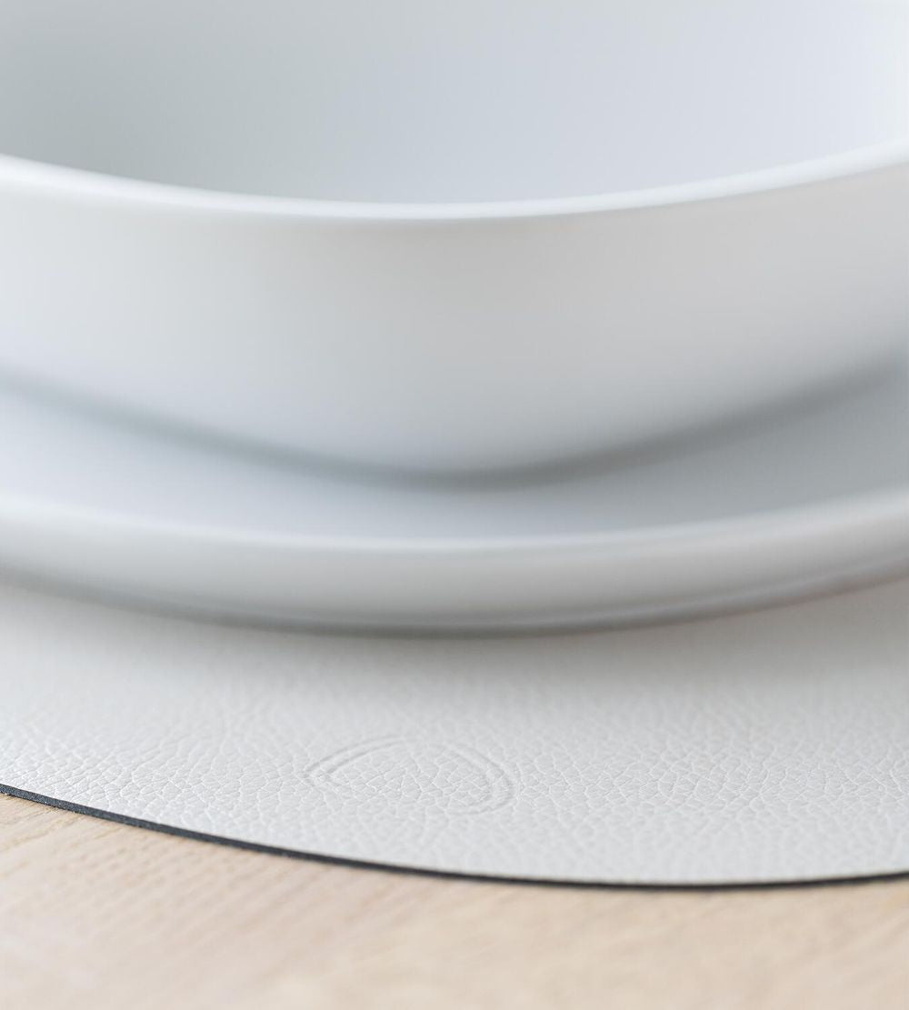 [product_category]-Lind Dna Curve Placemat Serene Leather L, Cream-Lind DNA-5711590996493-991473-LIN-5