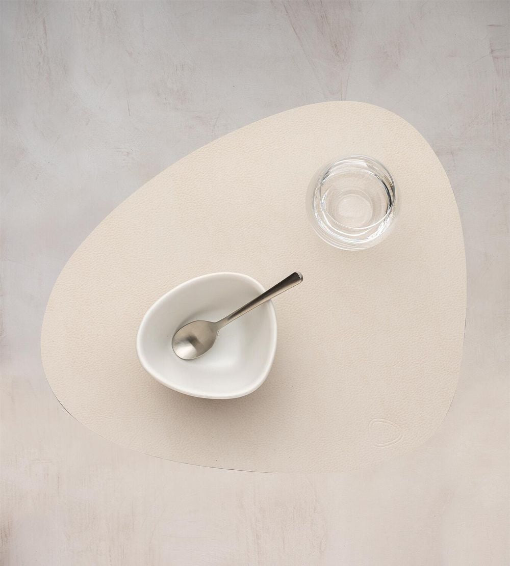 [product_category]-Lind Dna Curve Placemat Serene Leather M, Cream-Lind DNA-5740020101381-991690-LIN-2
