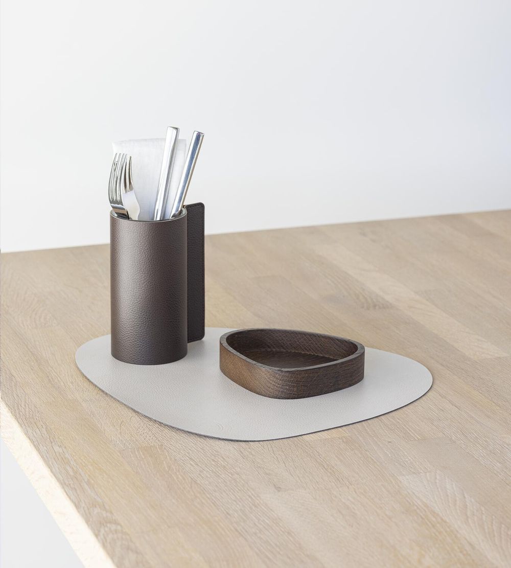 [product_category]-Lind Dna Curve Placemat Serene Leather M, Cream-Lind DNA-5740020101381-991690-LIN-4