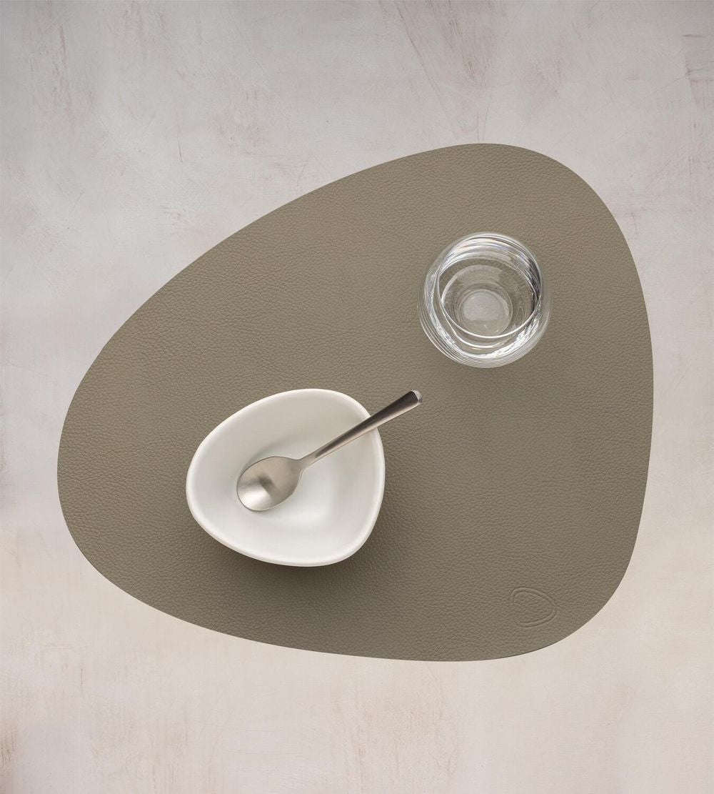 [product_category]-Lind Dna Curve Placemat Serene Leather M, Mo S-Lind DNA-5740020101459-991697-LIN-2