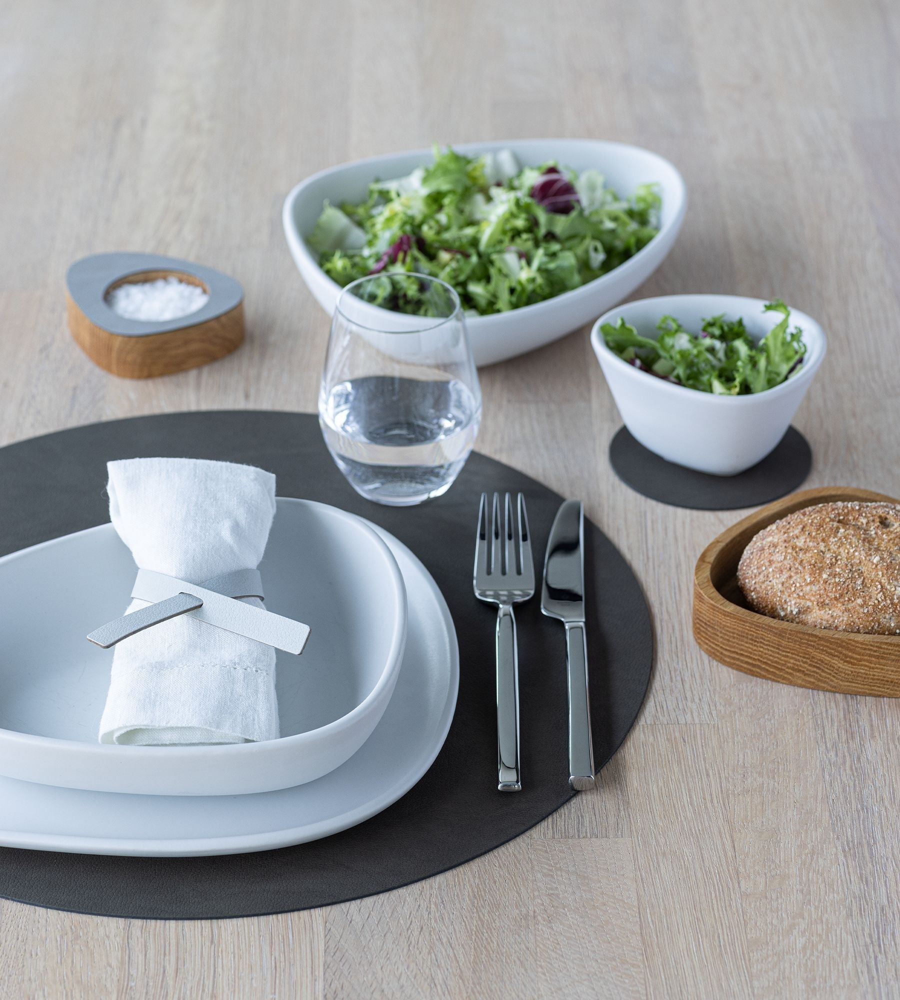 [product_category]-Lind Dna Table Mat Circle Xl, Caviar-Lind DNA-5740020102449-991738-LIN-4