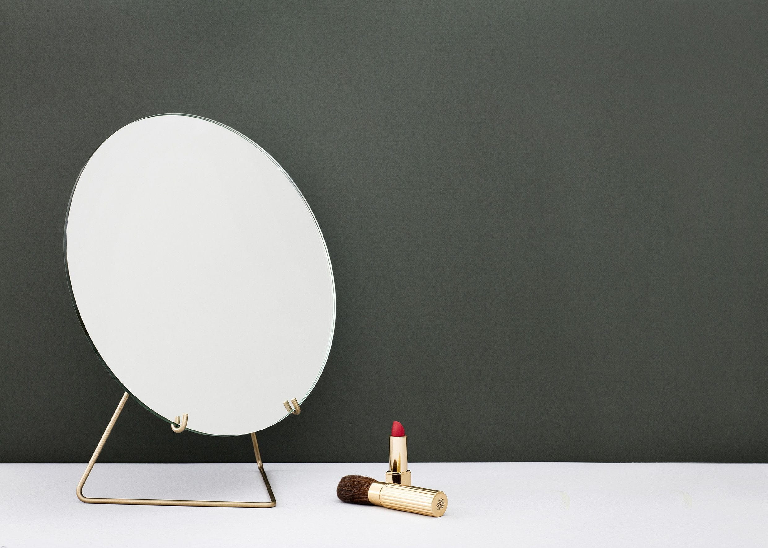 [product_category]-Moebe Standing Mirror ø20 Cm, Brass-Moebe-5713520000249-MIBR20-MOE-17