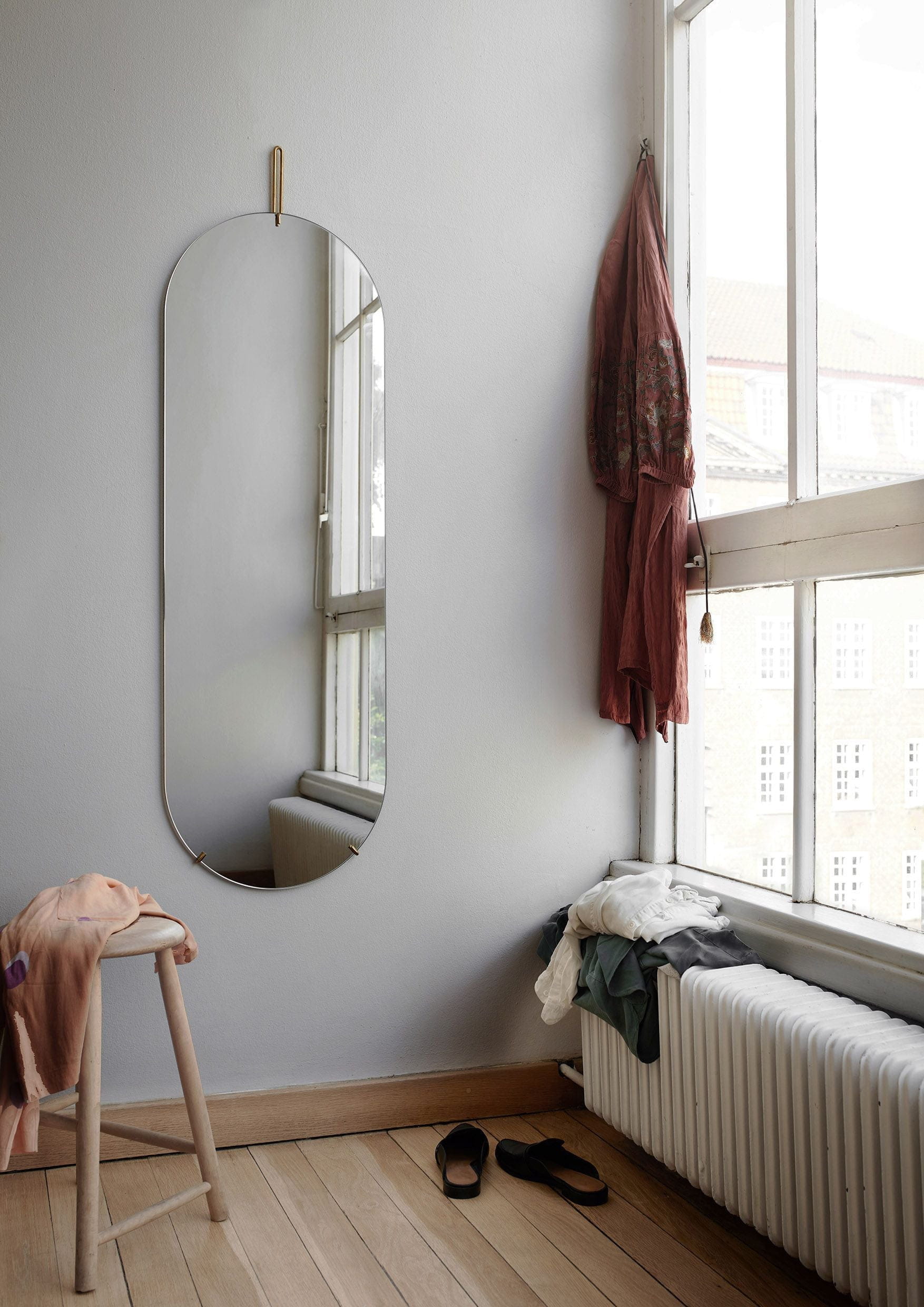 [product_category]-Moebe Wall Mirror 133 Cm, Brass-Moebe-5713520001239-WMBR133-MOE-4
