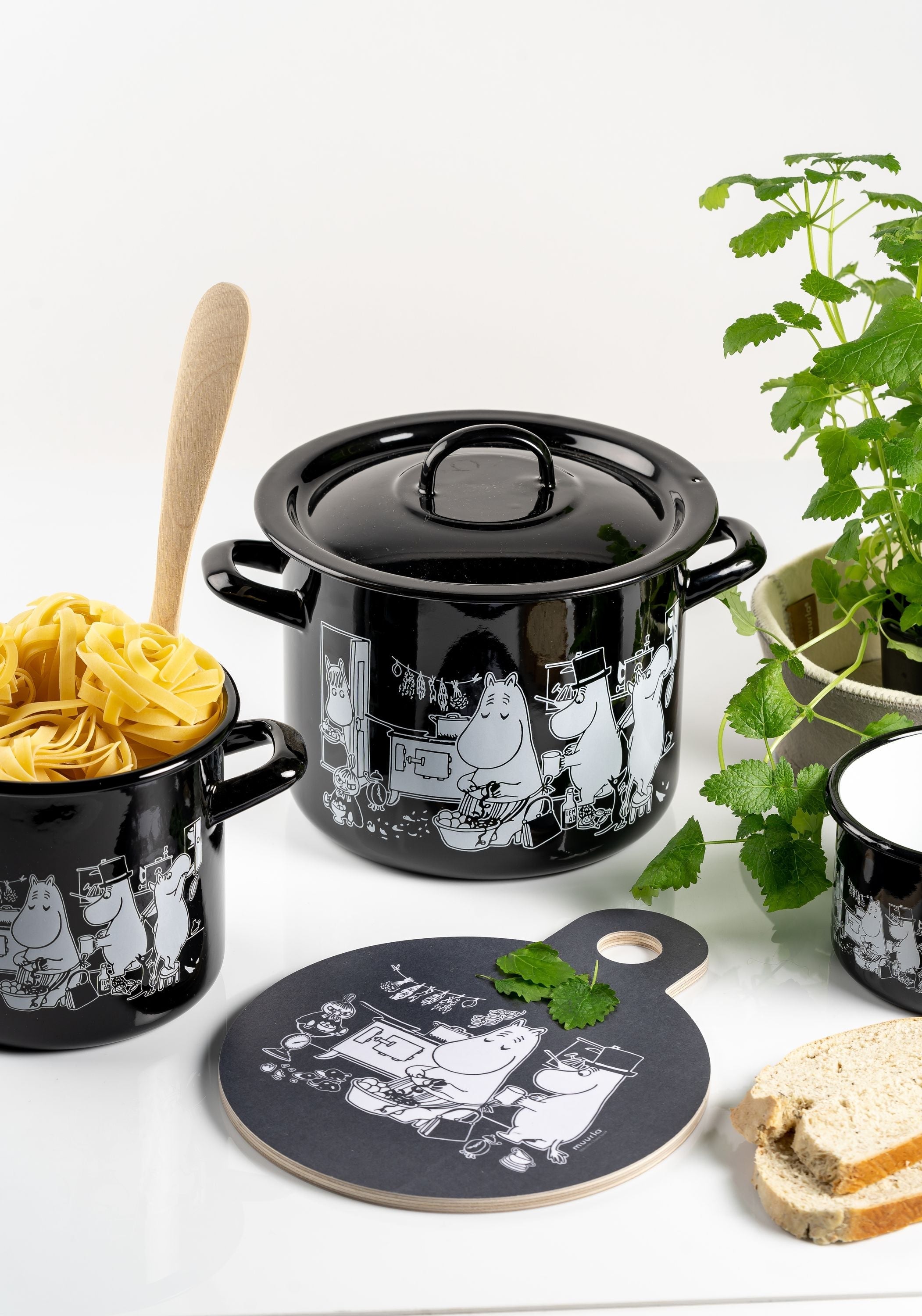 [product_category]-Muurla Moomin At The Kitchen Enamel Pot With Lid, In The Kitchen-Muurla-6416114961405-1712-150-58-MUU-11