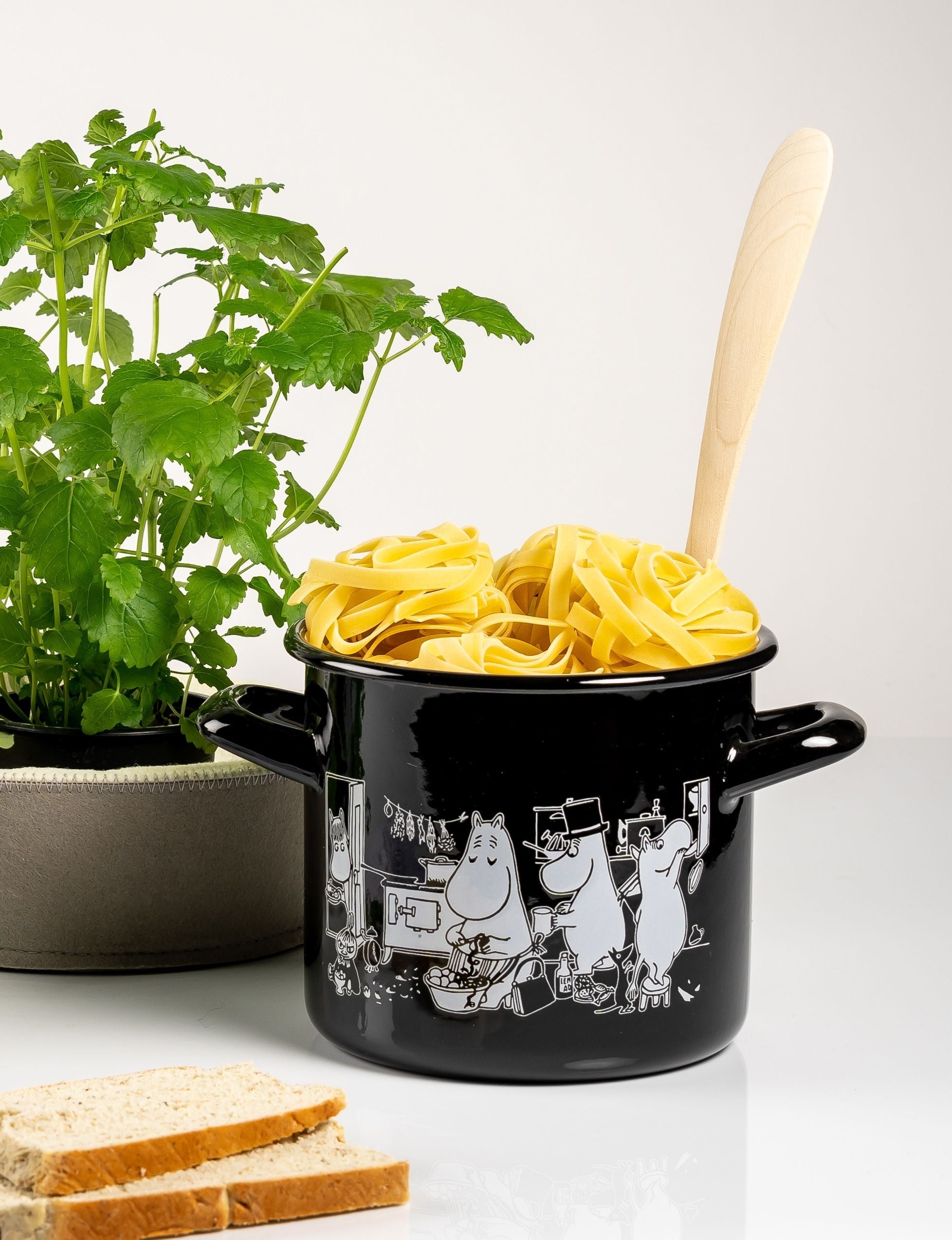 [product_category]-Muurla Moomin At The Kitchen Enamel Pot With Lid, In The Kitchen-Muurla-6416114961405-1712-150-58-MUU-13