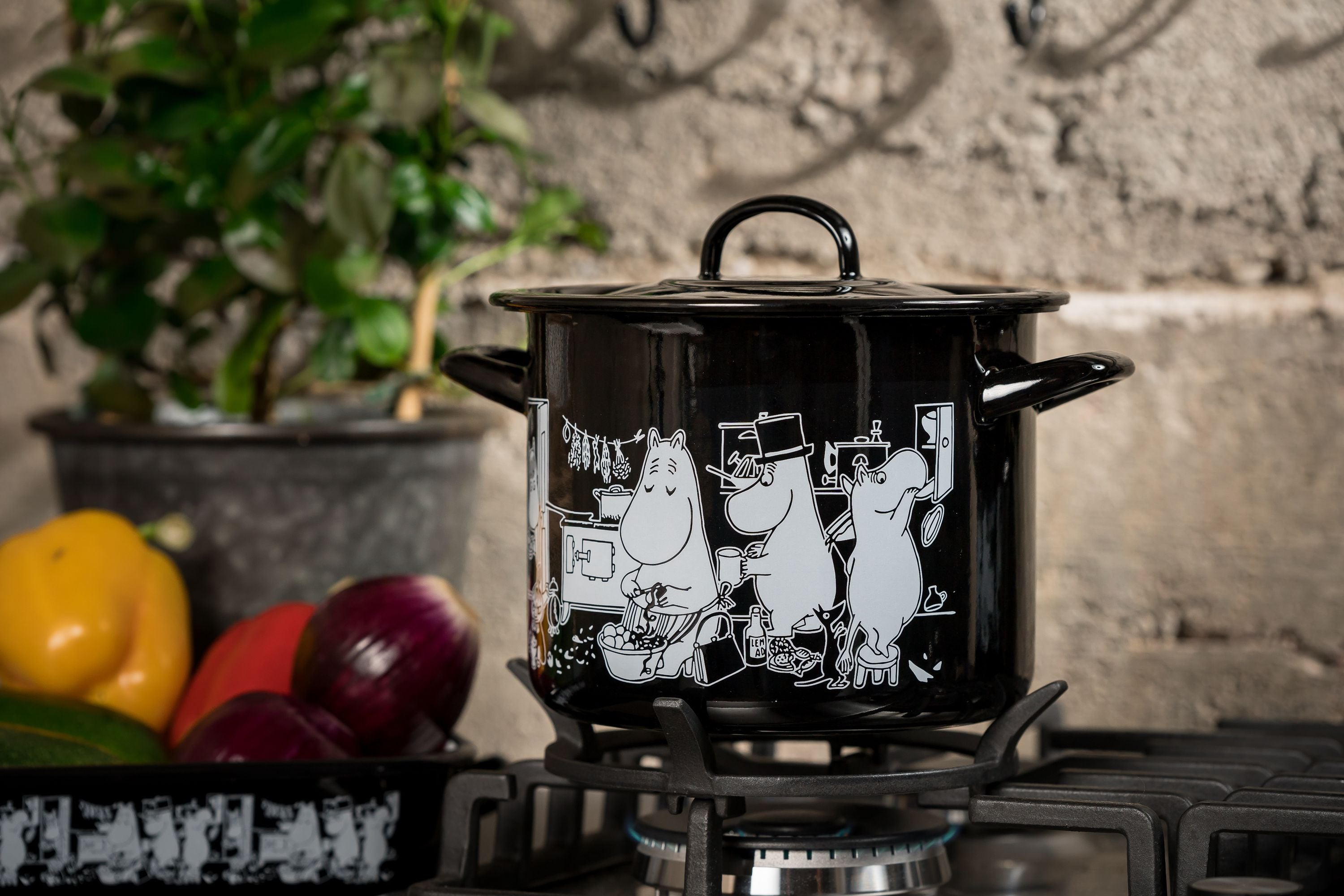 [product_category]-Muurla Moomin At The Kitchen Enamel Pot With Lid, In The Kitchen-Muurla-6416114961405-1712-150-58-MUU-3